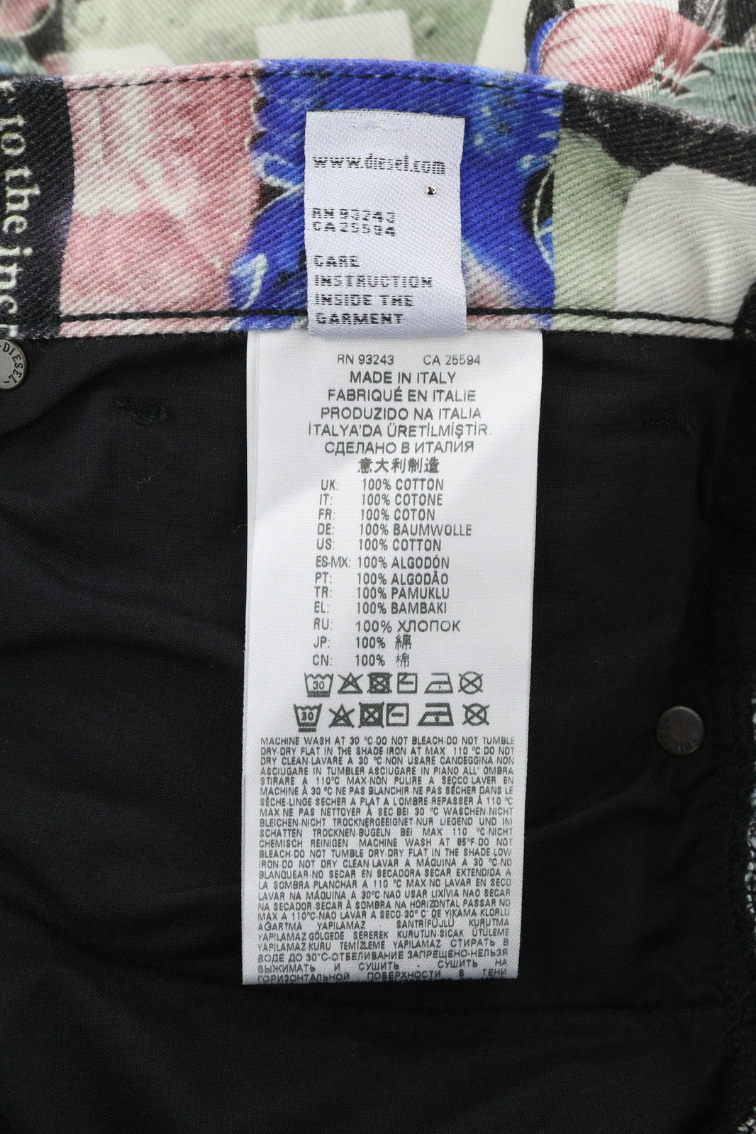 DIESEL D-Kras 009VB vyriški džinsai W32/L32 Slim Fit su raštuotais sagomis ir logotipu, rekomenduojama kaina – 295 € 