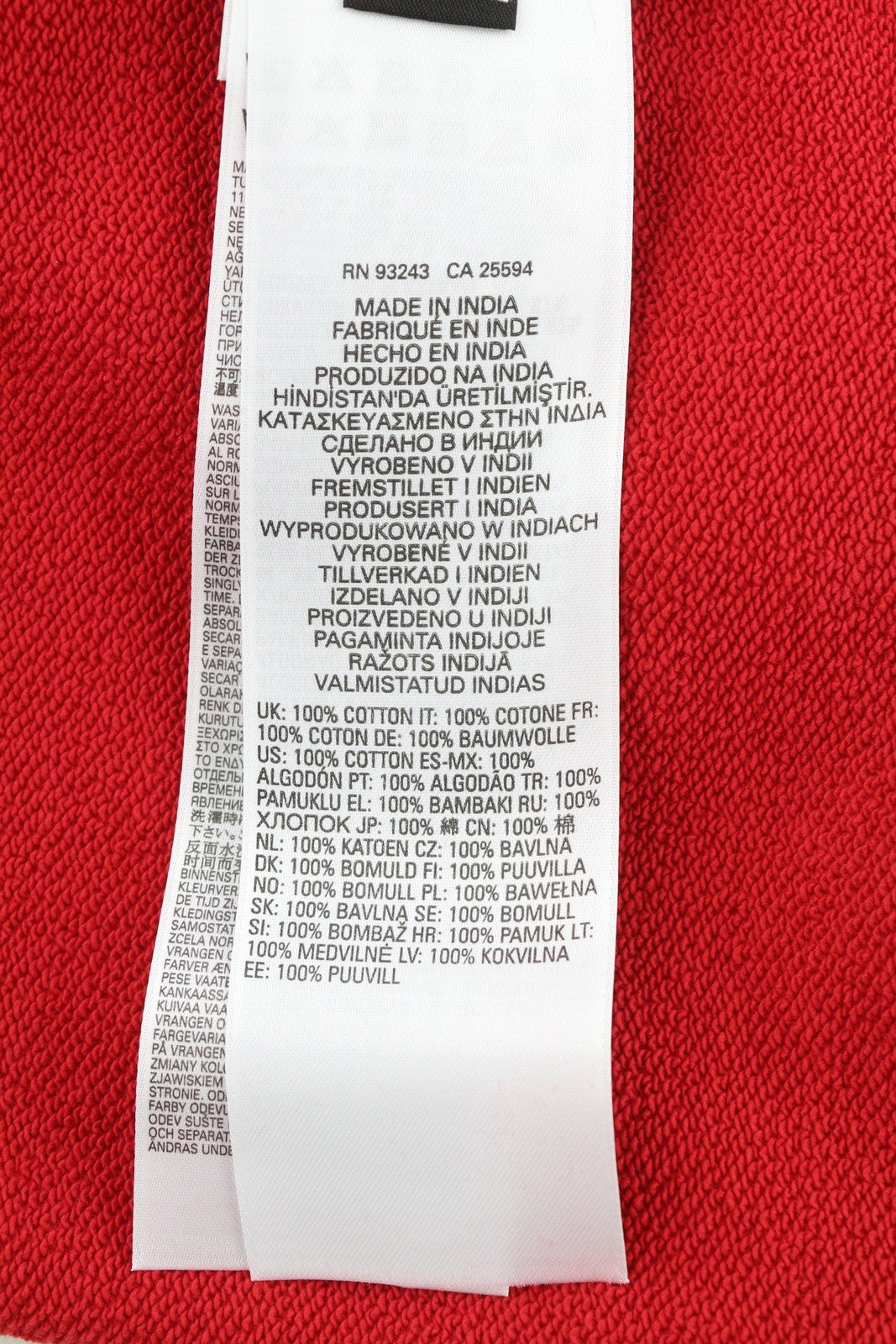 DIESEL S-Ginn-Hood-E6 vyriškas džemperis su gobtuvu, L dydžio, raudonas, su kengūros kišene. Rekomenduojama kaina – 175 €. 