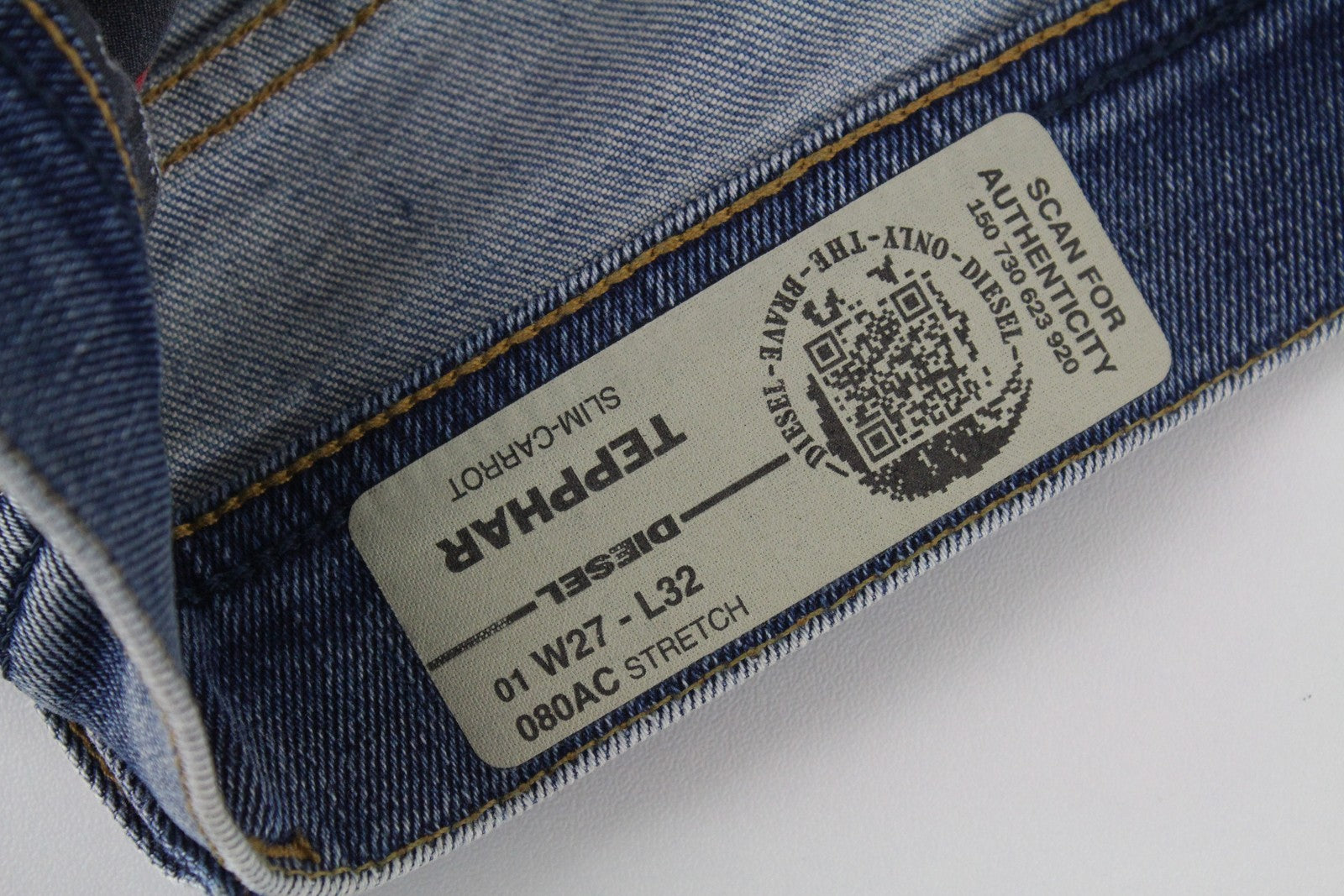 DIESEL Tepphar 080AC vyriški džinsai W27/L32 Slim morkų mėlynos spalvos, tamprios, plėšytos medvilnės 