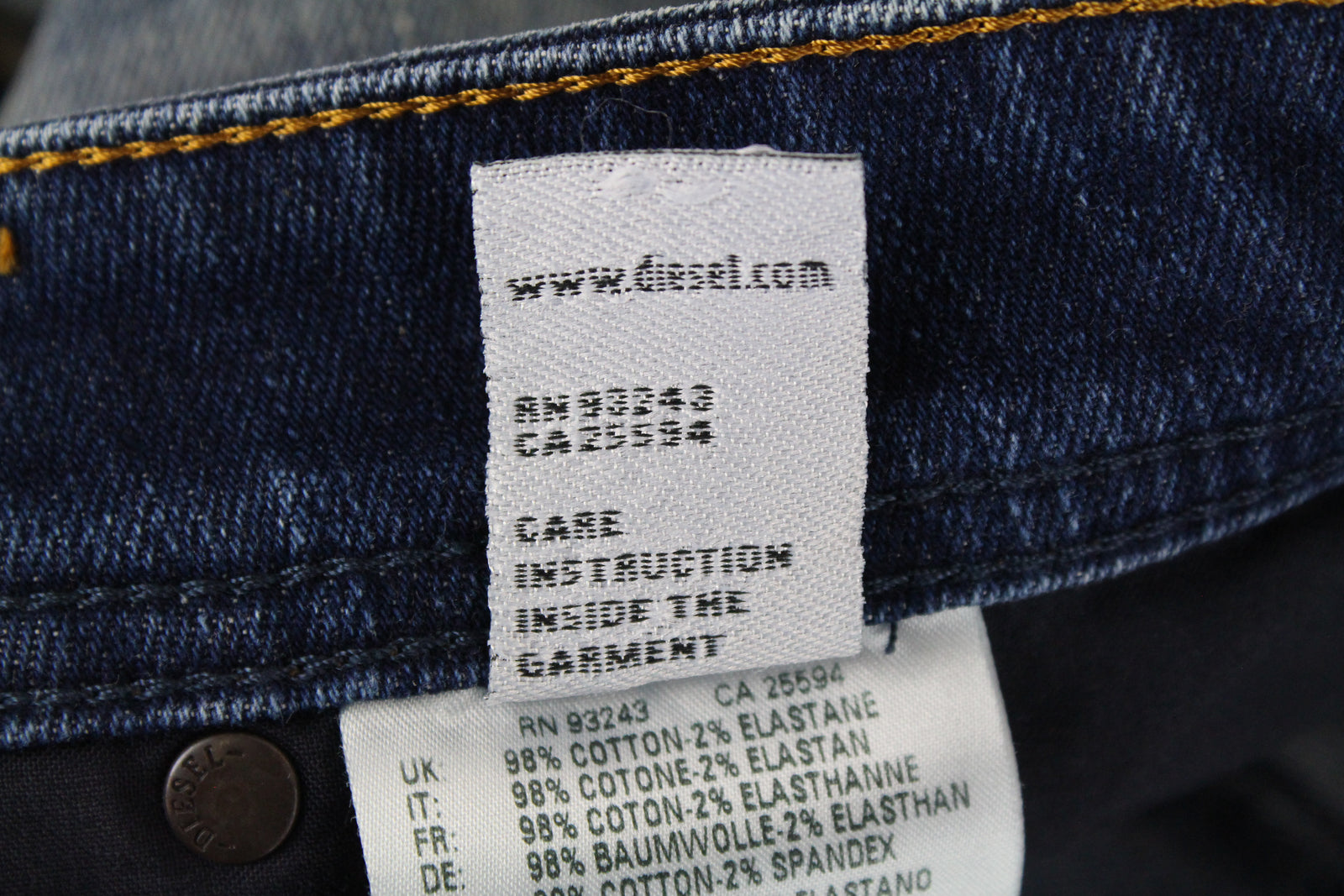 DIESEL Krayver R6ZD4 vyriški mėlyni džinsai W28/L30 Slim morkų rašto plėšytos medvilnės tamprės 