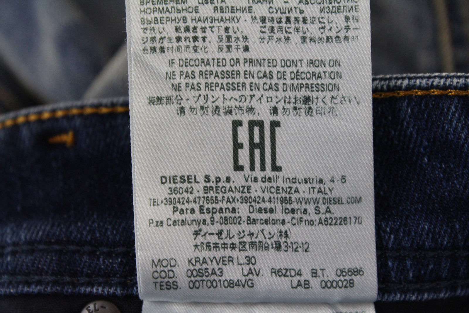 DIESEL Krayver R6ZD4 vyriški mėlyni džinsai W28/L30 Slim morkų rašto plėšytos medvilnės tamprės 