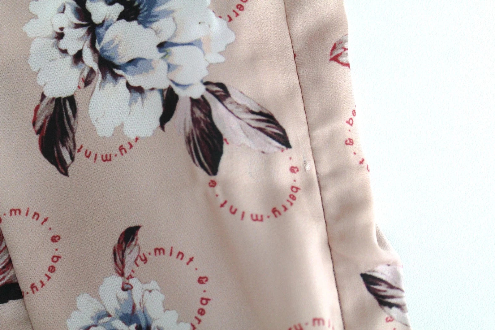 MINT &amp; BERRY moteriška suknelė UK8 dulkėtos rožinės spalvos raštuota be rankovių, vidutinio ilgio 