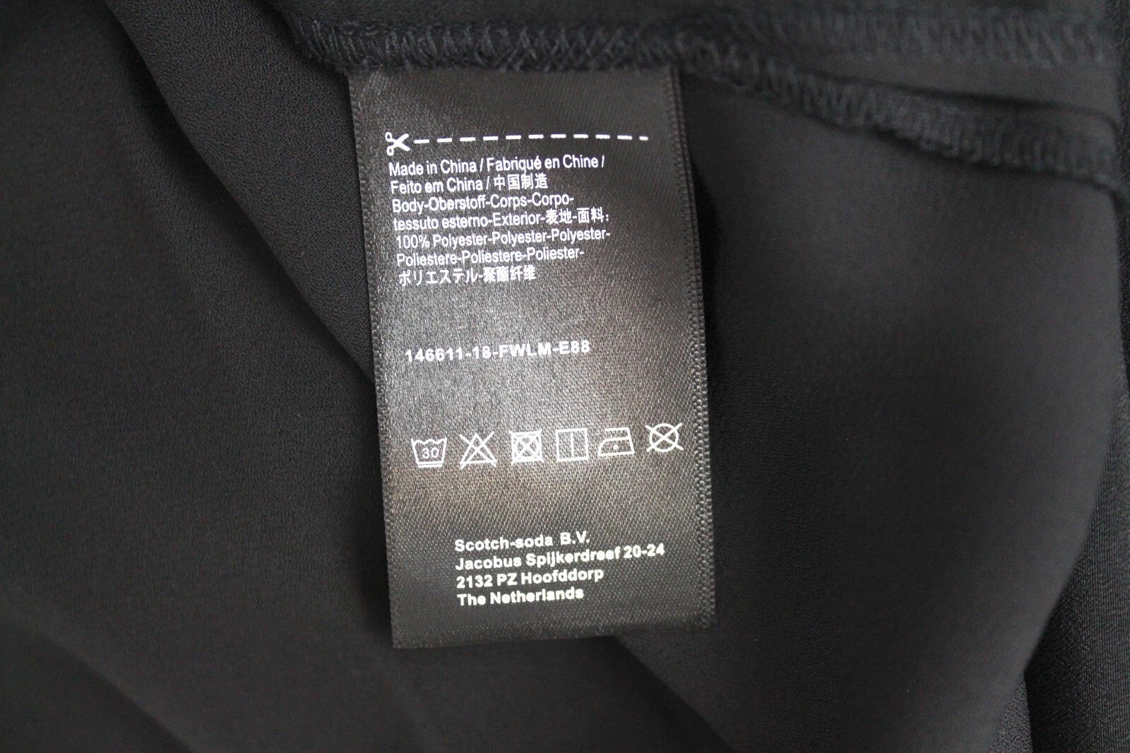 MAISON SCOTCH moteriška suknelė M, juoda, daugiasluoksnė, be rankovių, apvali iškirptė 