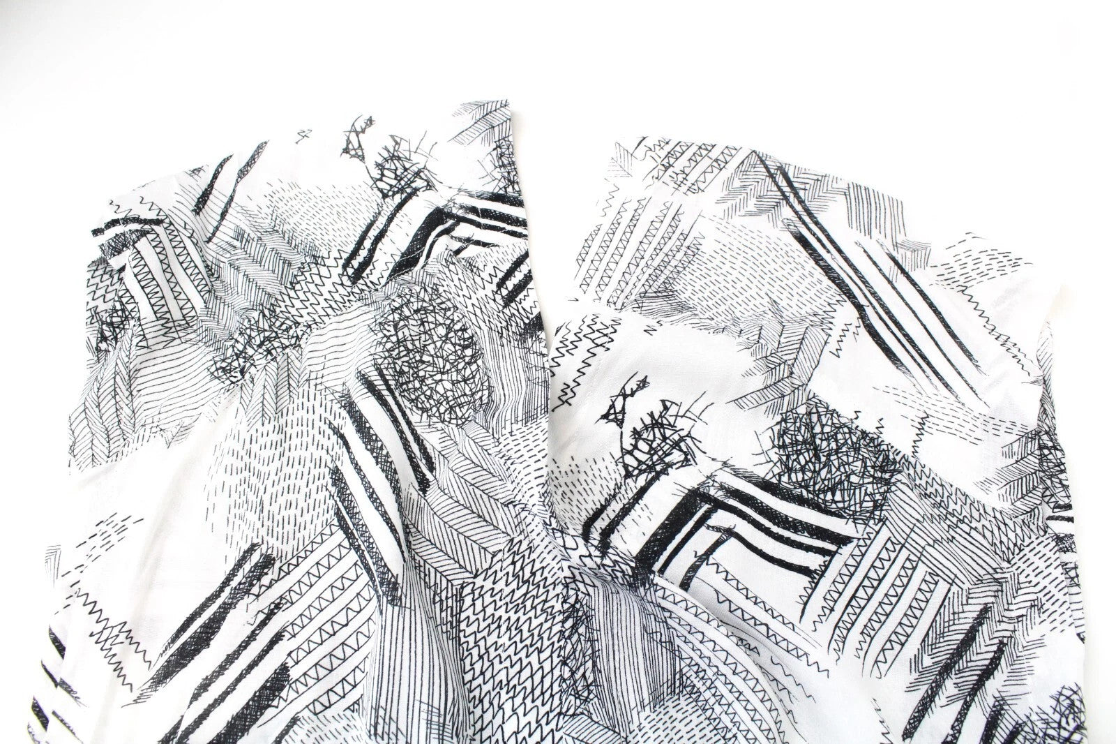 DENHAM moteriška 2XS suknelė balta raštuota trumpomis rankovėmis V formos iškirpte 2 viename 