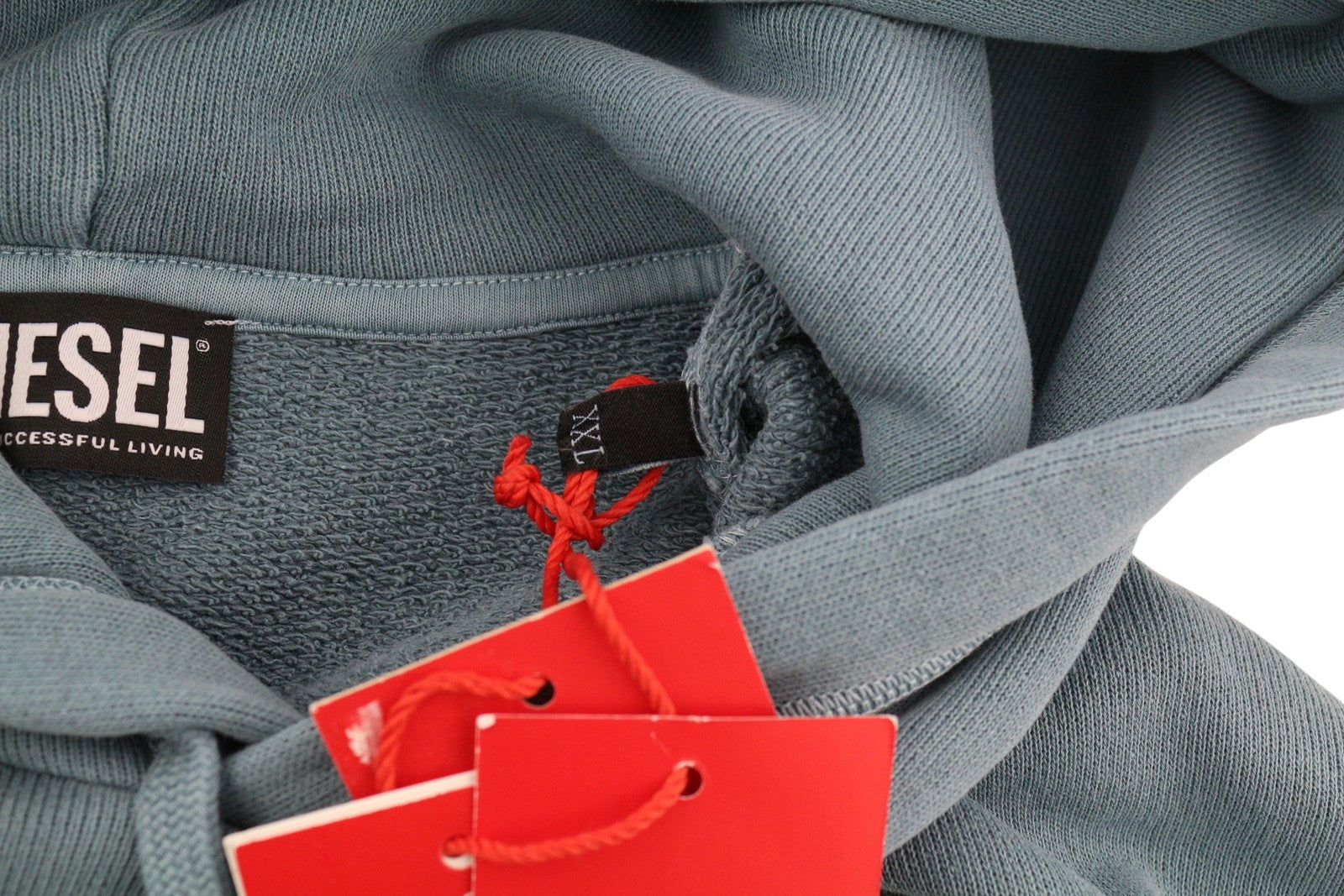 DIESEL S-Ummer-C1 vyriškas džemperis su gobtuvu, 2XL dydžio, skalbtos mėlynos spalvos, su didelėmis kengūros kišenėmis. Rekomenduojama kaina – 250 €. 