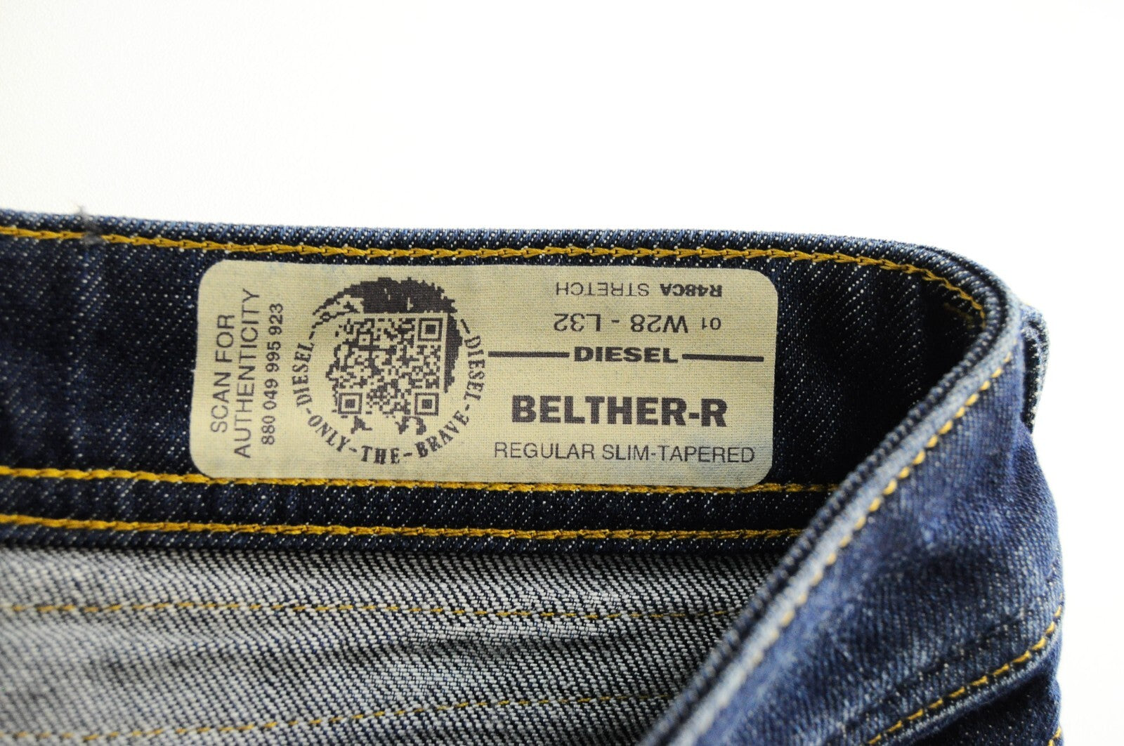 DIESEL Belther-R R48CA vyriški tamsiai mėlyni džinsai W28/L32 Slim Tapered Cotton Stretch 