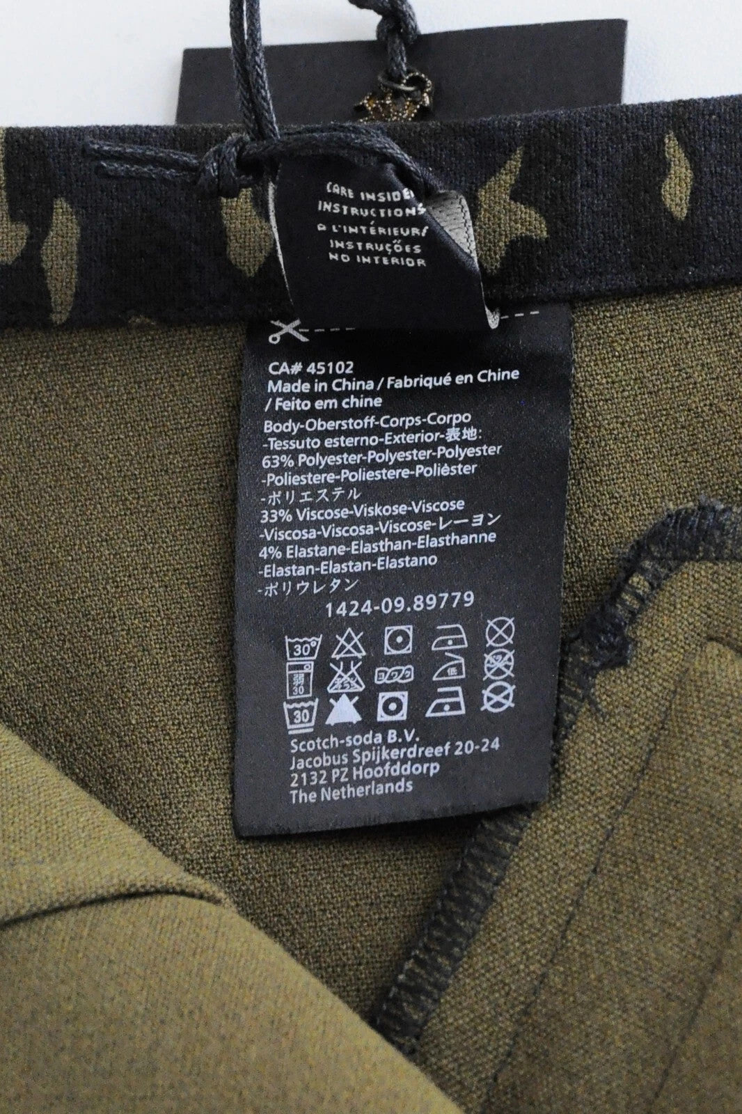 MAISON SCOTCH moteriškas sijonas L dydžio tamsiai mėlynas tamprus su užtrauktukais ir gyvūnų raštu 