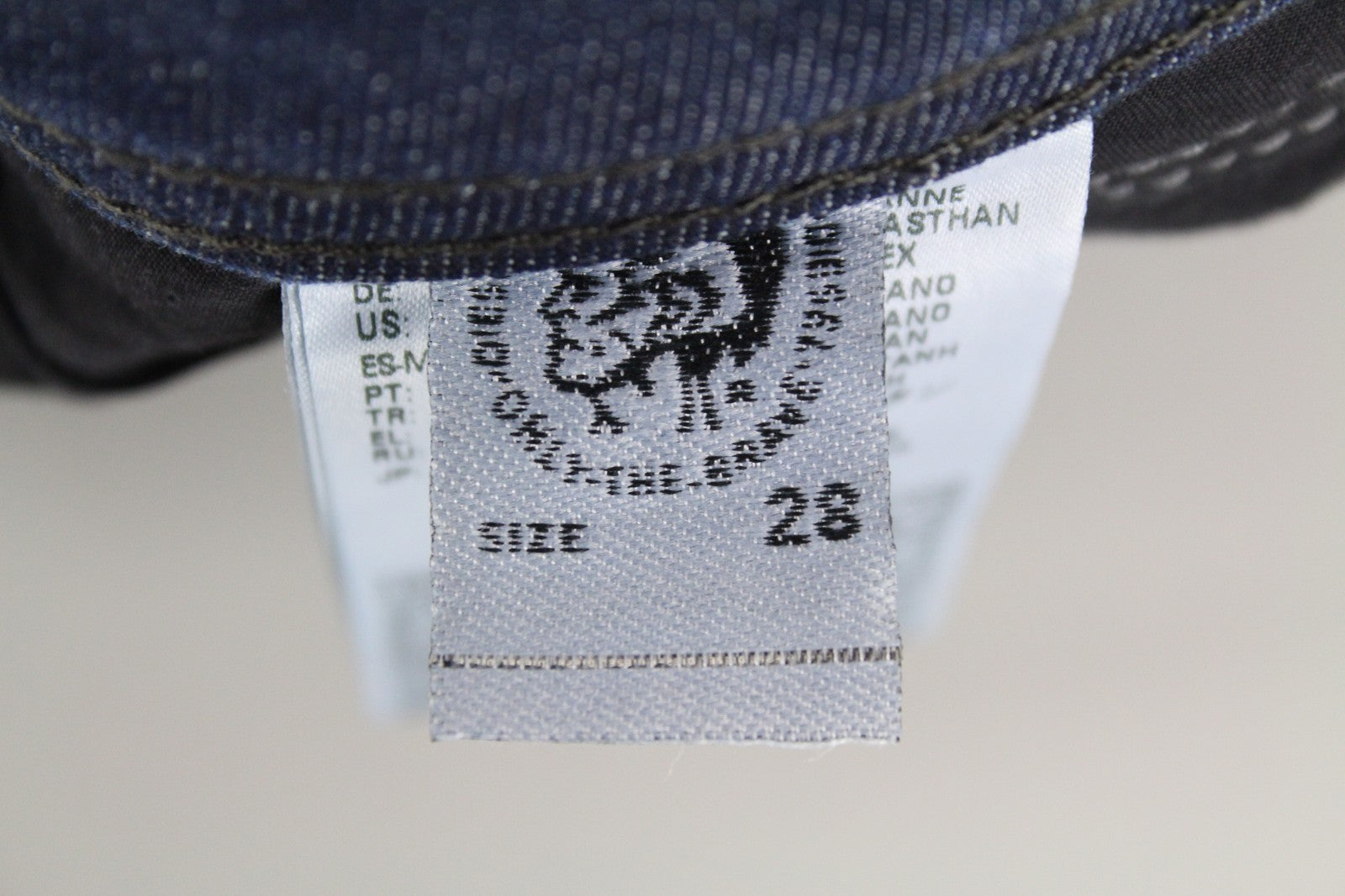 DIESEL Belther-R R13M8 vyriški džinsai W28 L32 Slim Tapered, tamprios medvilnės, mėlynos spalvos 