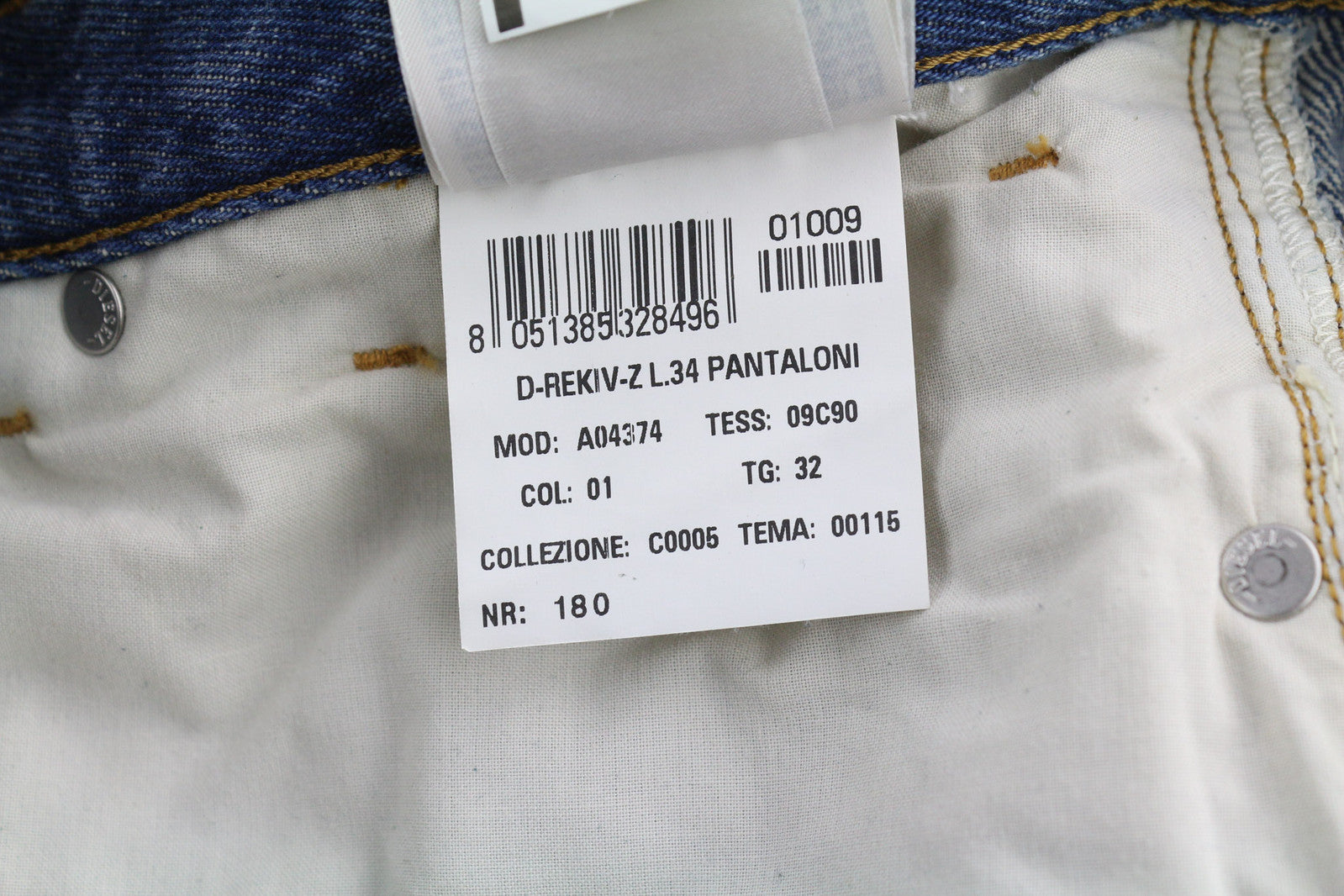 DIESEL D-Rekiv-Z 09C90 vyriški džinsai W32/L34, plėšyti, tiesūs, skalbti, rekomenduojama kaina – 295 € 