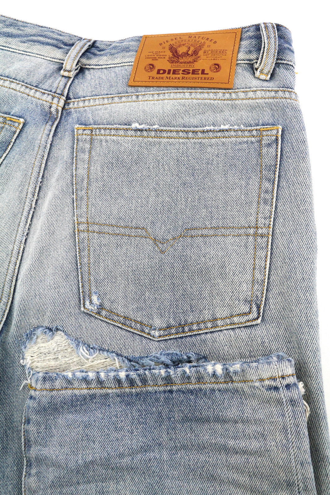 DIESEL D-Rekiv-Z 09C90 vyriški džinsai W32/L34, plėšyti, tiesūs, skalbti, rekomenduojama kaina – 295 € 