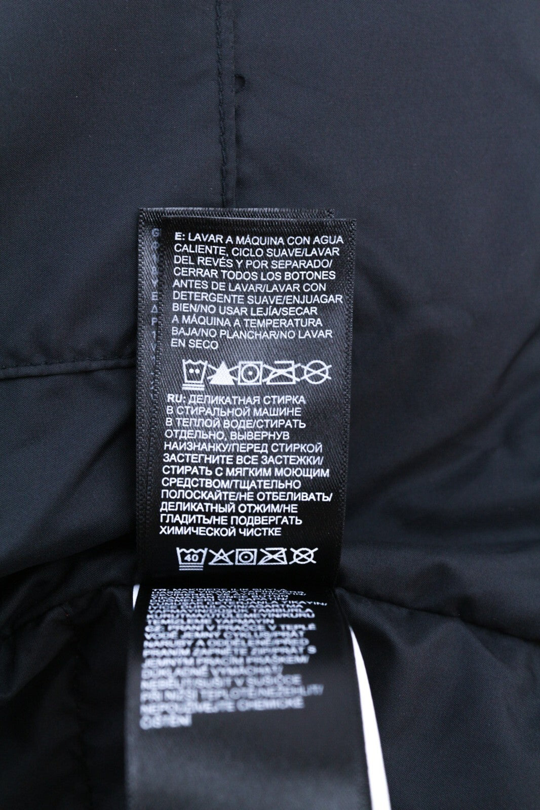 „The North Face Himalayan Down Parka“ vyriška striukė su gobtuvu 550 su izoliacija ir pamušalu. 