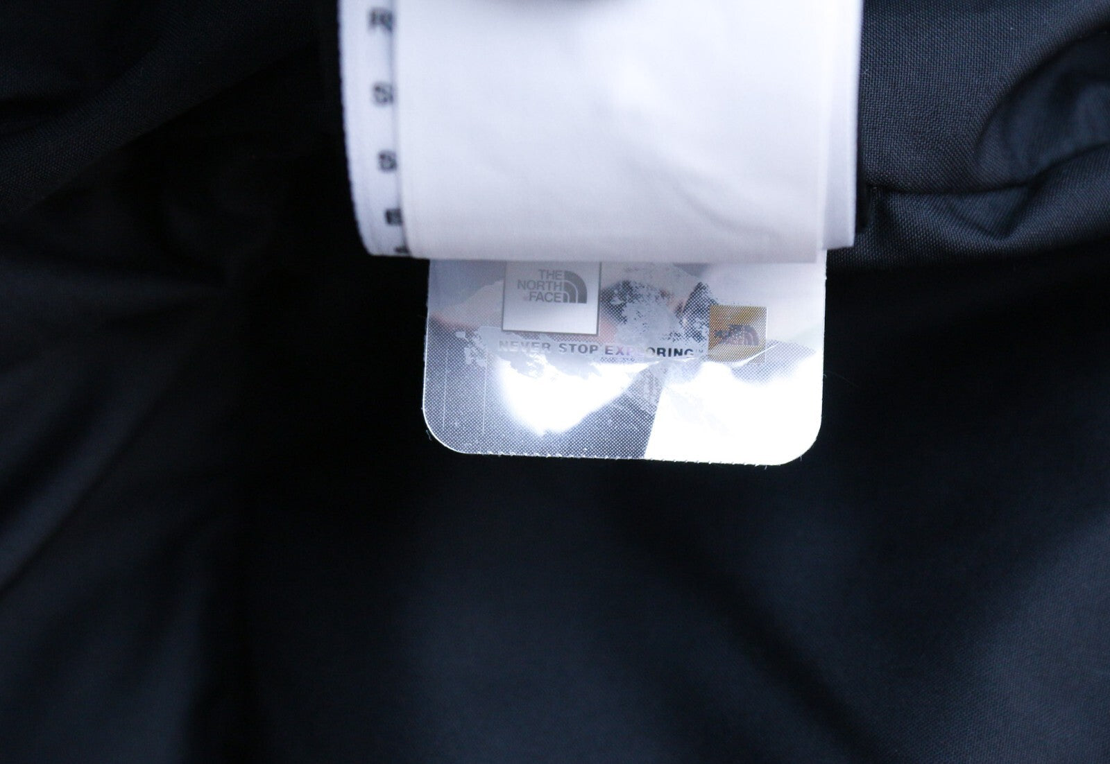 „The North Face Himalayan Down Parka“ vyriška striukė su gobtuvu 550 su izoliacija ir pamušalu. 