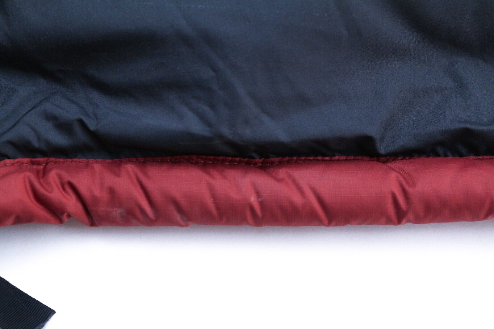 „The North Face Himalayan Down Parka“ vyriška striukė su gobtuvu 550 su izoliacija ir pamušalu. 