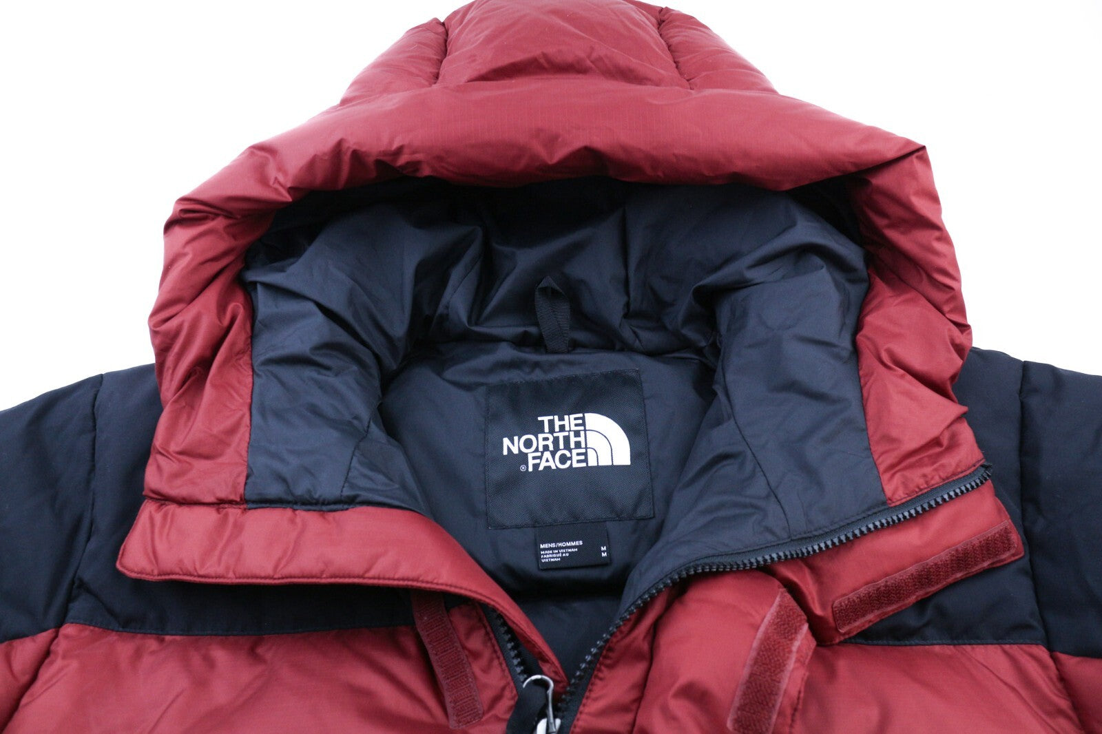 „The North Face Himalayan Down Parka“ vyriška striukė su gobtuvu 550 su izoliacija ir pamušalu. 