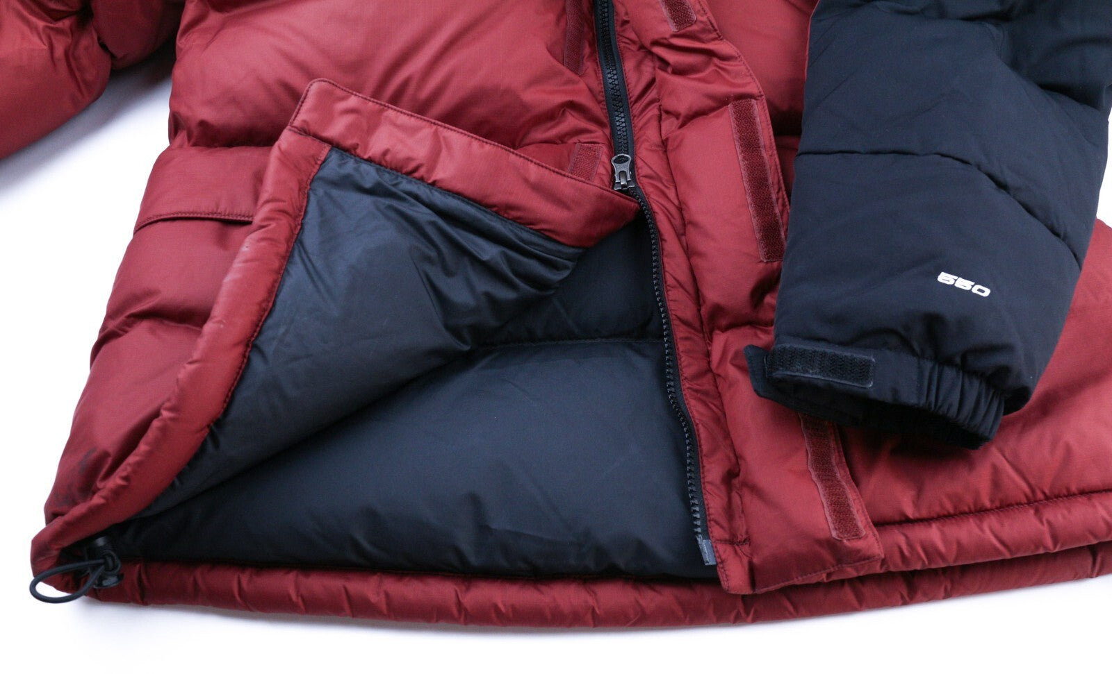 „The North Face Himalayan Down Parka“ vyriška striukė su gobtuvu 550 su izoliacija ir pamušalu. 