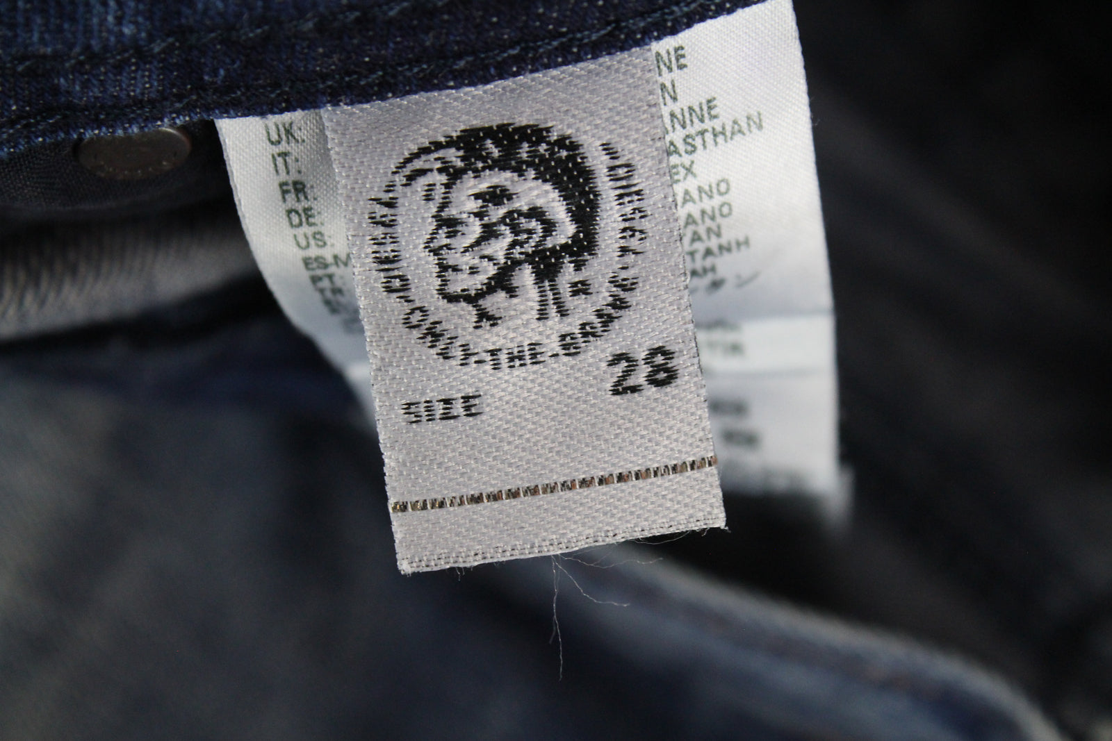 DIESEL Krayver R6ZD4 vyriški mėlyni džinsai W28/L32 Slim morkų spalvos skalbtos medvilnės tamprės 