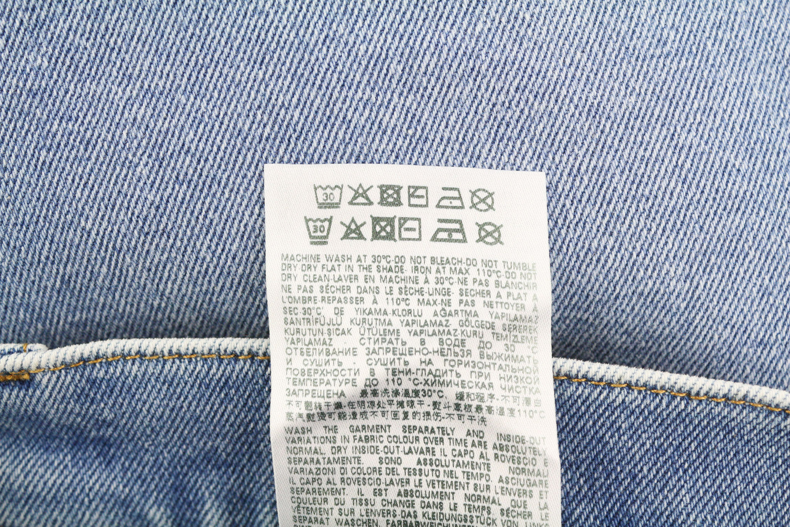 DIESEL 2005 D-Fining 9B92S vyriški džinsai W32/L32 įprasti, vidutinio ūgio, siaurėjantys, mėlyni, rekomenduojama kaina – 160 € 