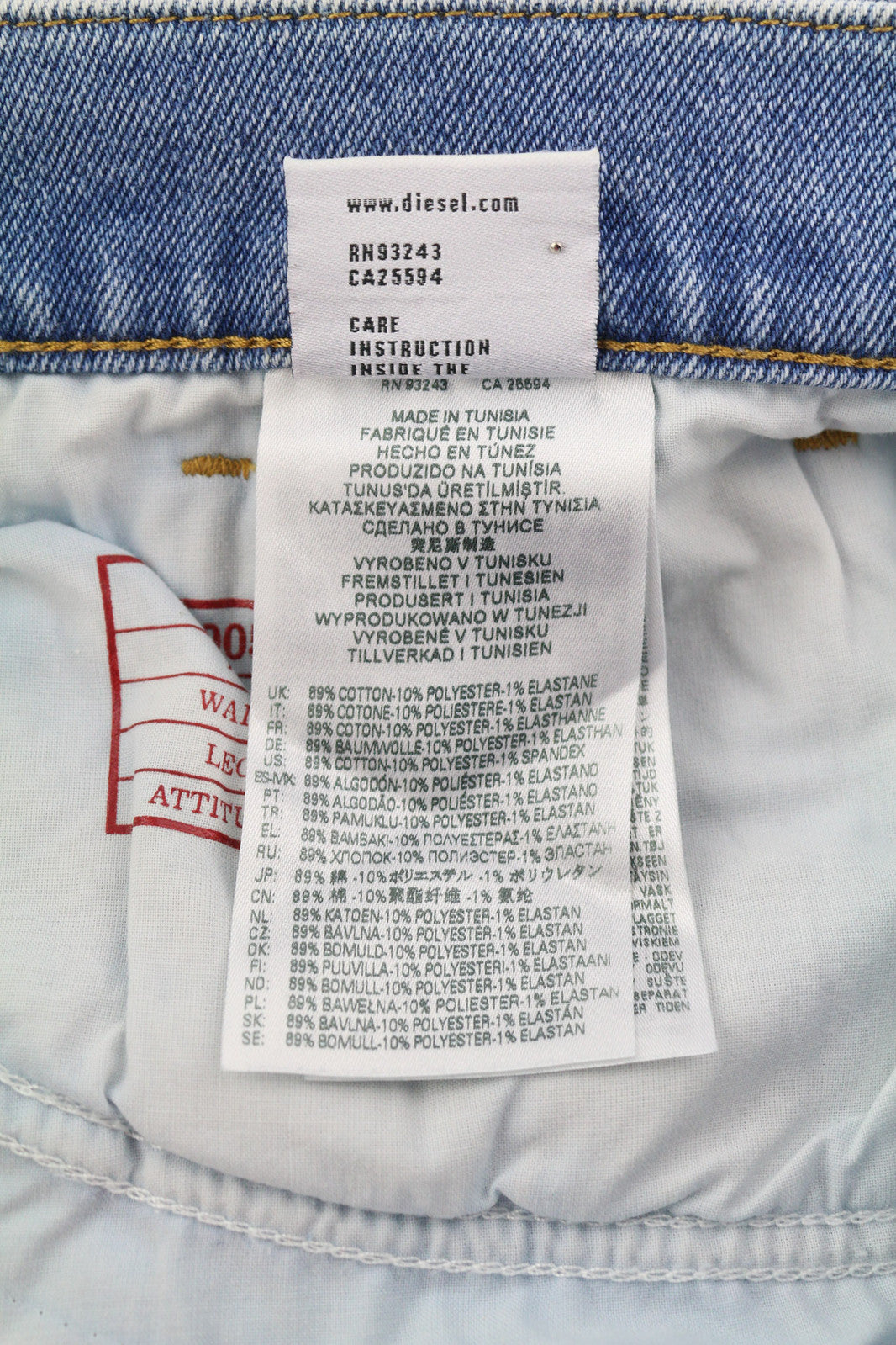 DIESEL 2005 D-Fining 9B92S vyriški džinsai W32/L32 įprasti, vidutinio ūgio, siaurėjantys, mėlyni, rekomenduojama kaina – 160 € 