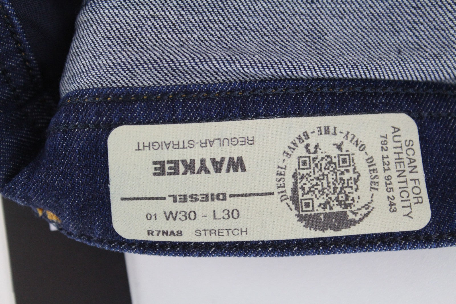 DIESEL Waykee R7NA8 vyriški džinsai W30 L30 tiesūs skalbtos medvilnės mėlyni džinsai 