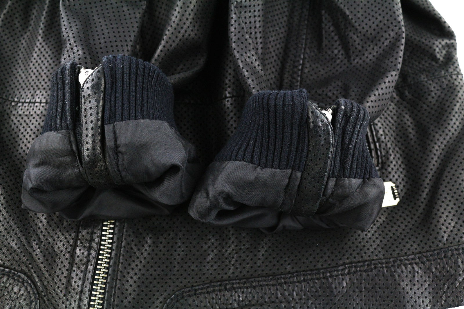 DIESEL vyriška striukė L, juoda, ėriuko odos, asimetrinė, su užtrauktuku, juostele, kaklu, logotipu. 