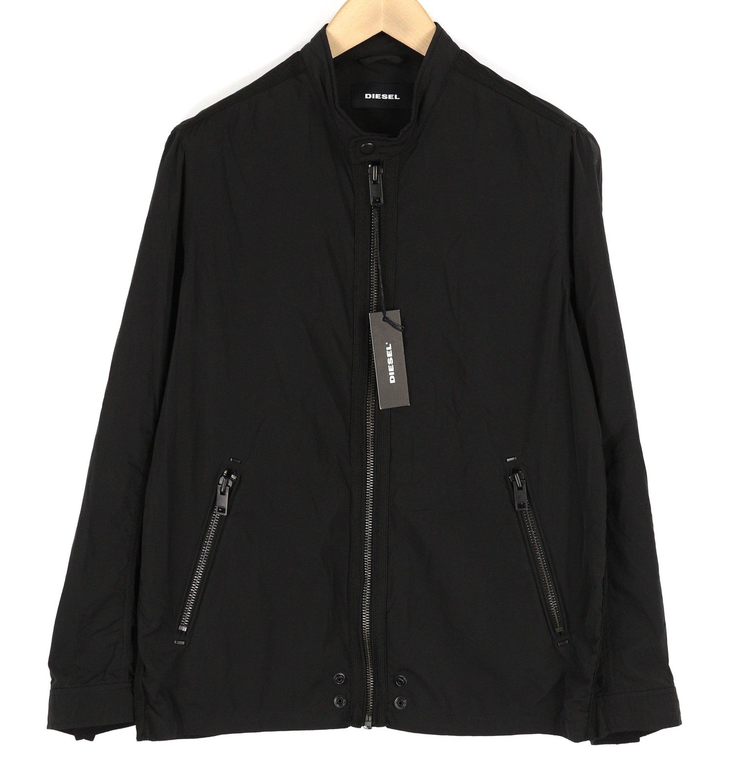 DIESEL J-Rum vyriška striukė M, juoda, su pamušalu, užtrauktukais ir lengvomis kišenėmis. 
