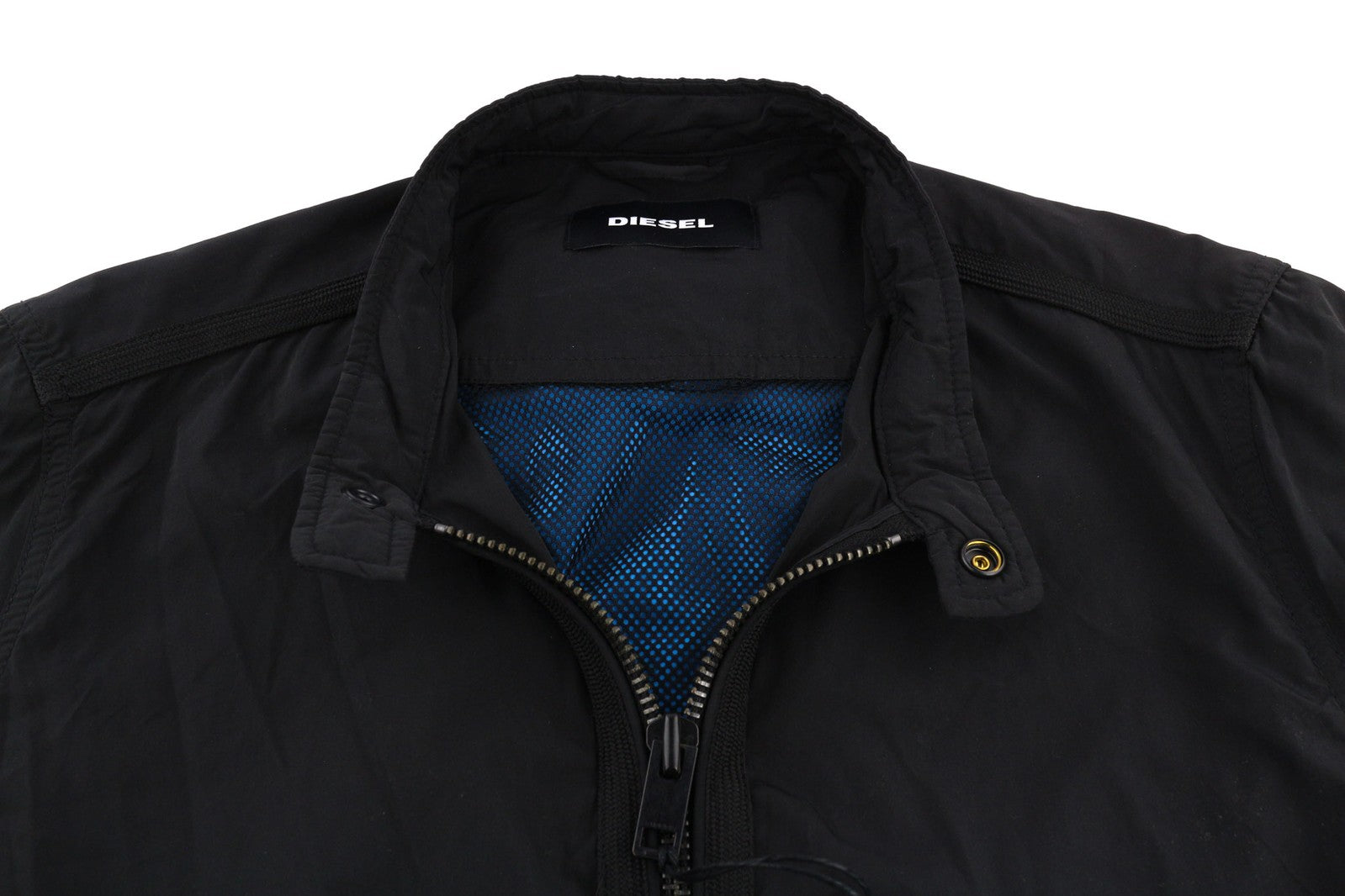 DIESEL J-Rum vyriška striukė M, juoda, su pamušalu, užtrauktukais ir lengvomis kišenėmis. 