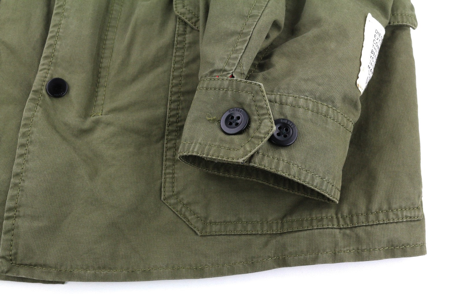 DIESEL Jamede vyriška striukė S, chaki spalvos, užtrauktuku, aukšta apykakle, pamušalu, raišteliu, logotipu ant juosmens. 