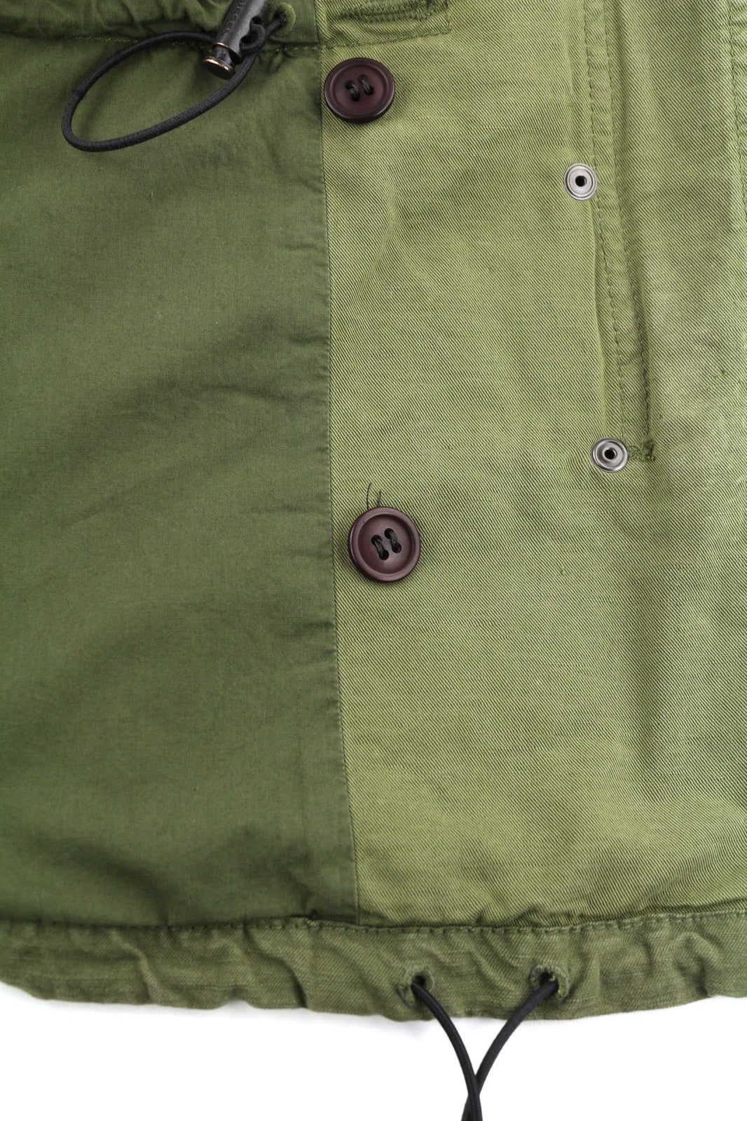 DIESEL G-Claudia moteriška striukė S dydžio, lininio audinio, su raišteliu ir paslėptu užsegimu. Rekomenduojama kaina – 395 €. 