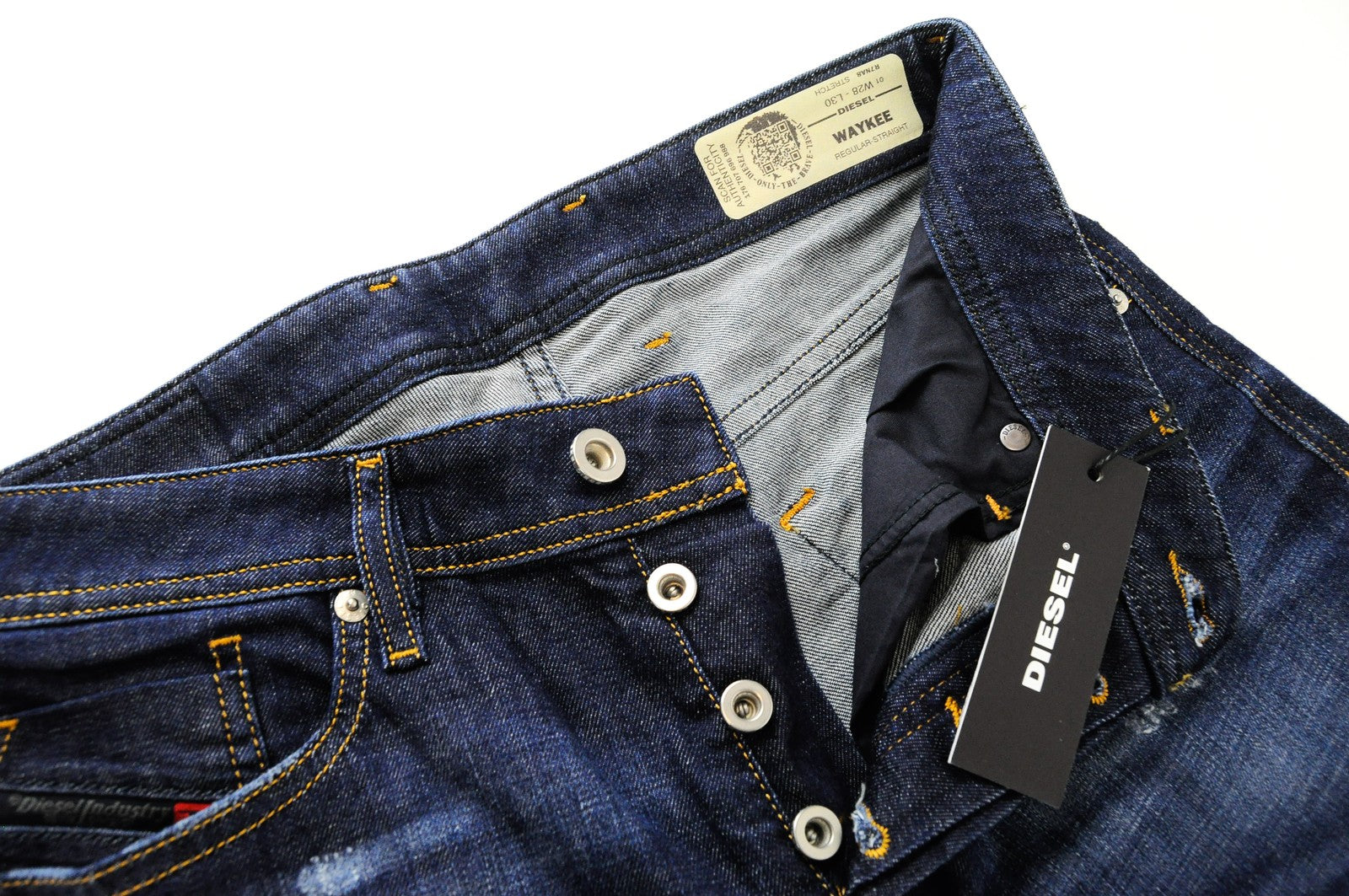 DIESEL Waykee R7NA8 vyriški džinsai W28/L30, skalbtos tamsiai mėlynos medvilnės, tiesios klešnės 