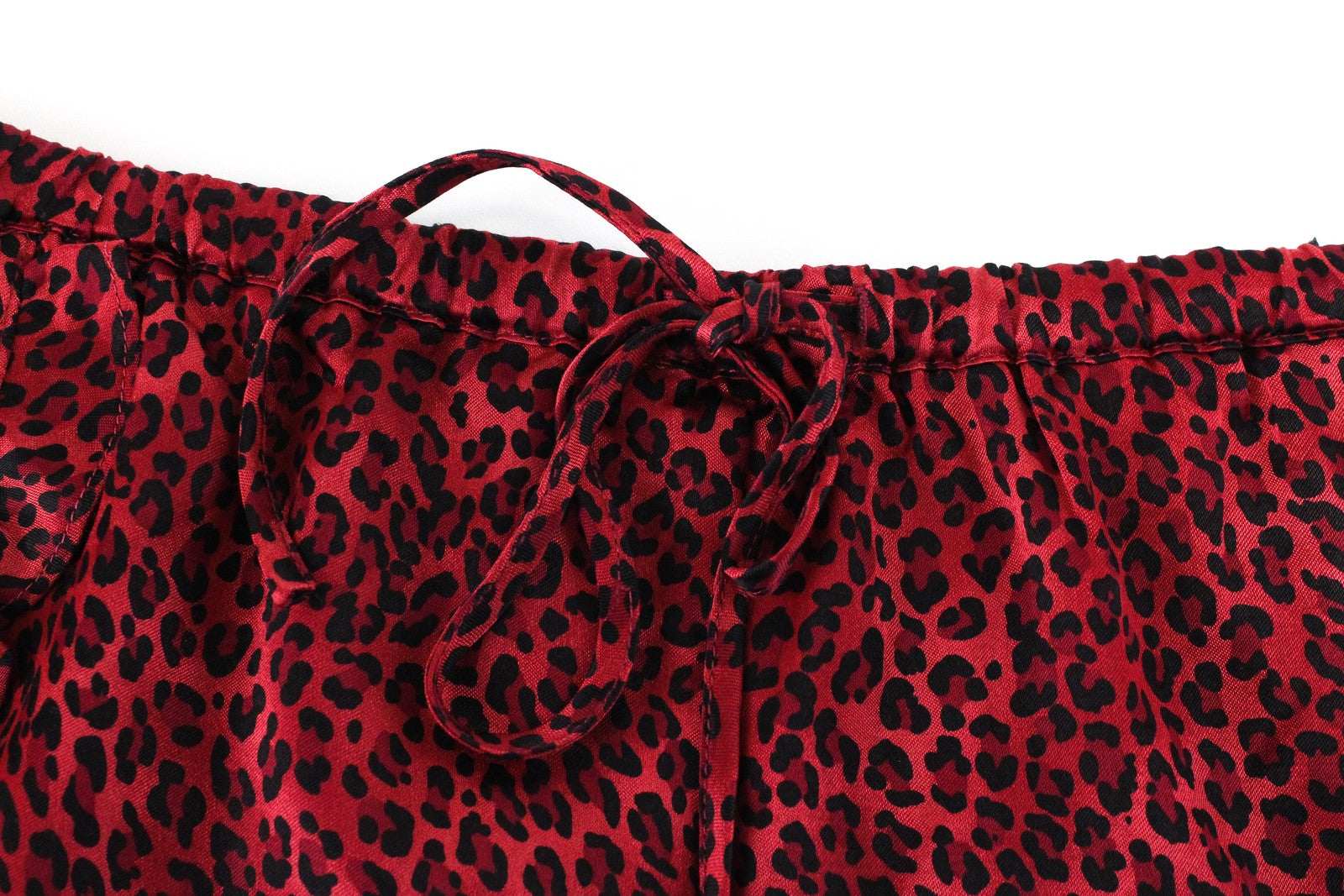 MAISON SCOTCH moteriški šortai L dydžio raudoni su gepardo raštu ir raukiniais, užsimaunami medvilnės mišinio šortai 