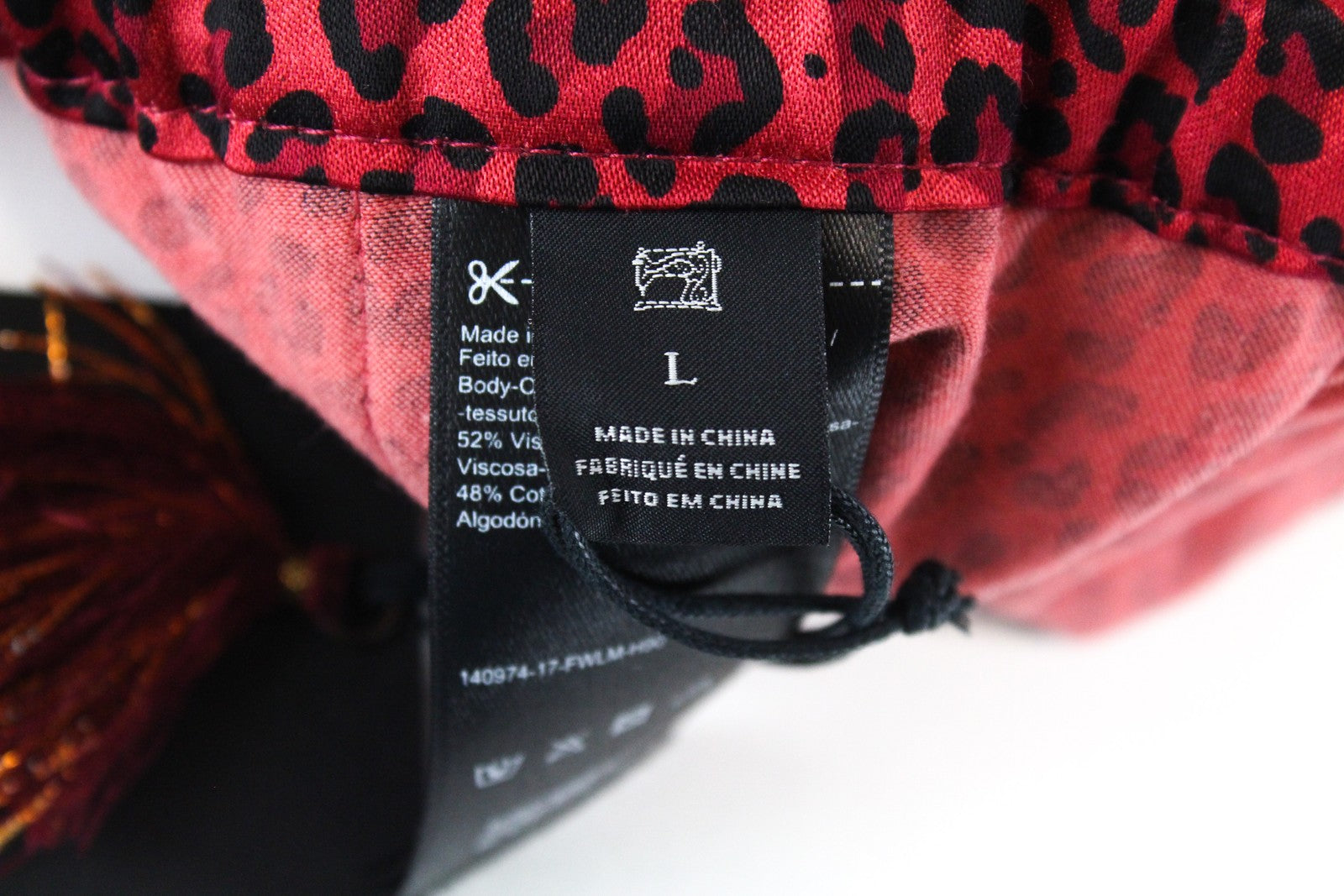 MAISON SCOTCH moteriški šortai L dydžio raudoni su gepardo raštu ir raukiniais, užsimaunami medvilnės mišinio šortai 