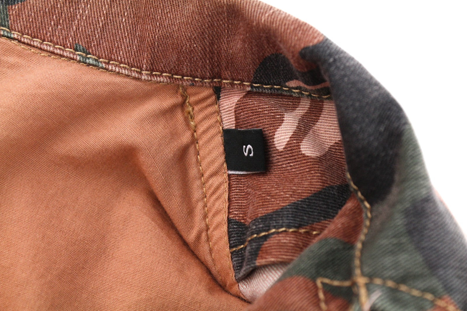 DIESEL C-Adara-Cmf moteriška striukė S trumpomis rankovėmis, trumpinta kamufliažine spalva, RRP175