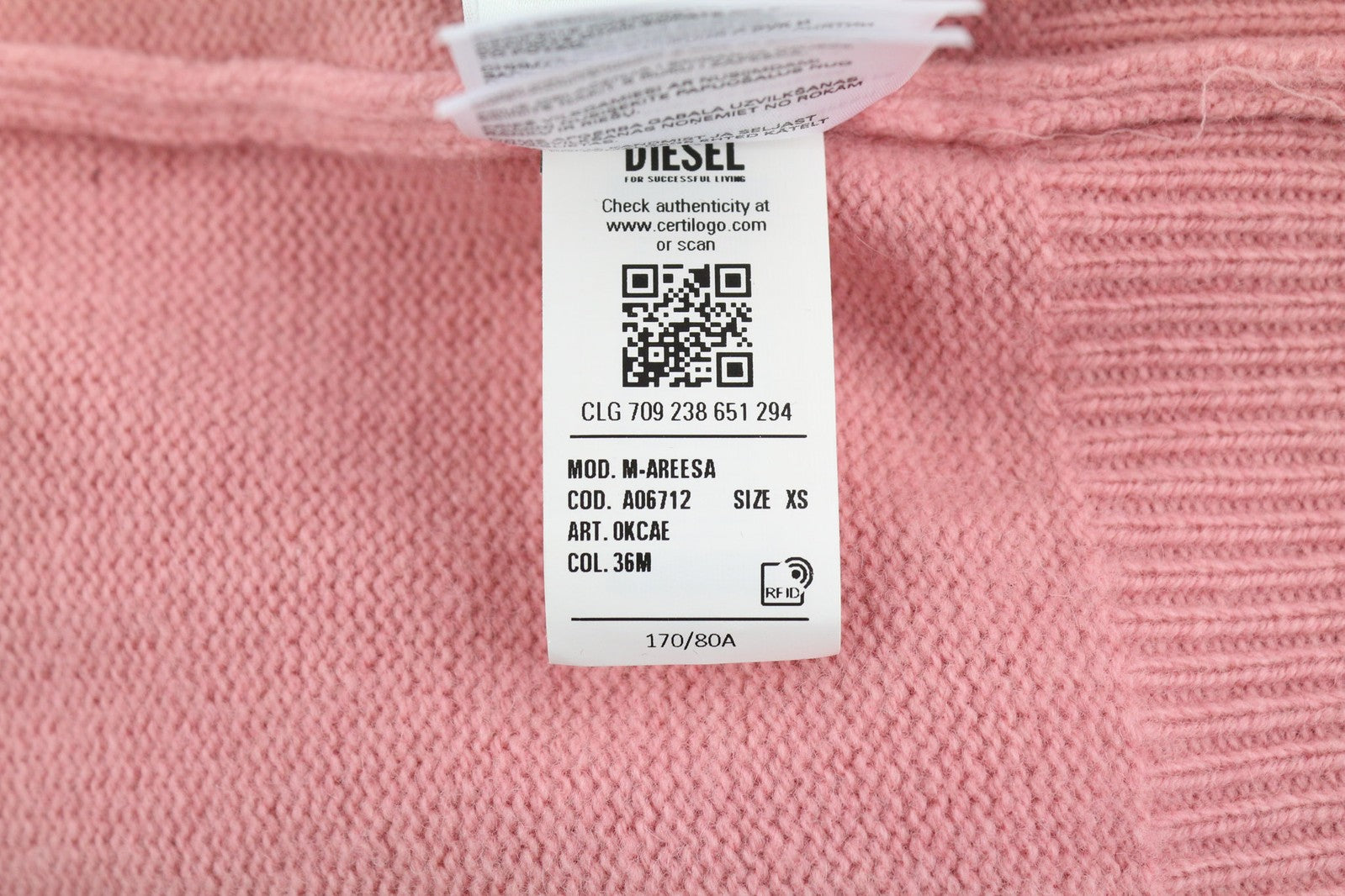 DIESEL M-Areesa moteriškas megztinis XS dydžio, vilnonis, kašmyro megztinis su iškirpte, rekomenduojama mažmeninė kaina – 300 € 