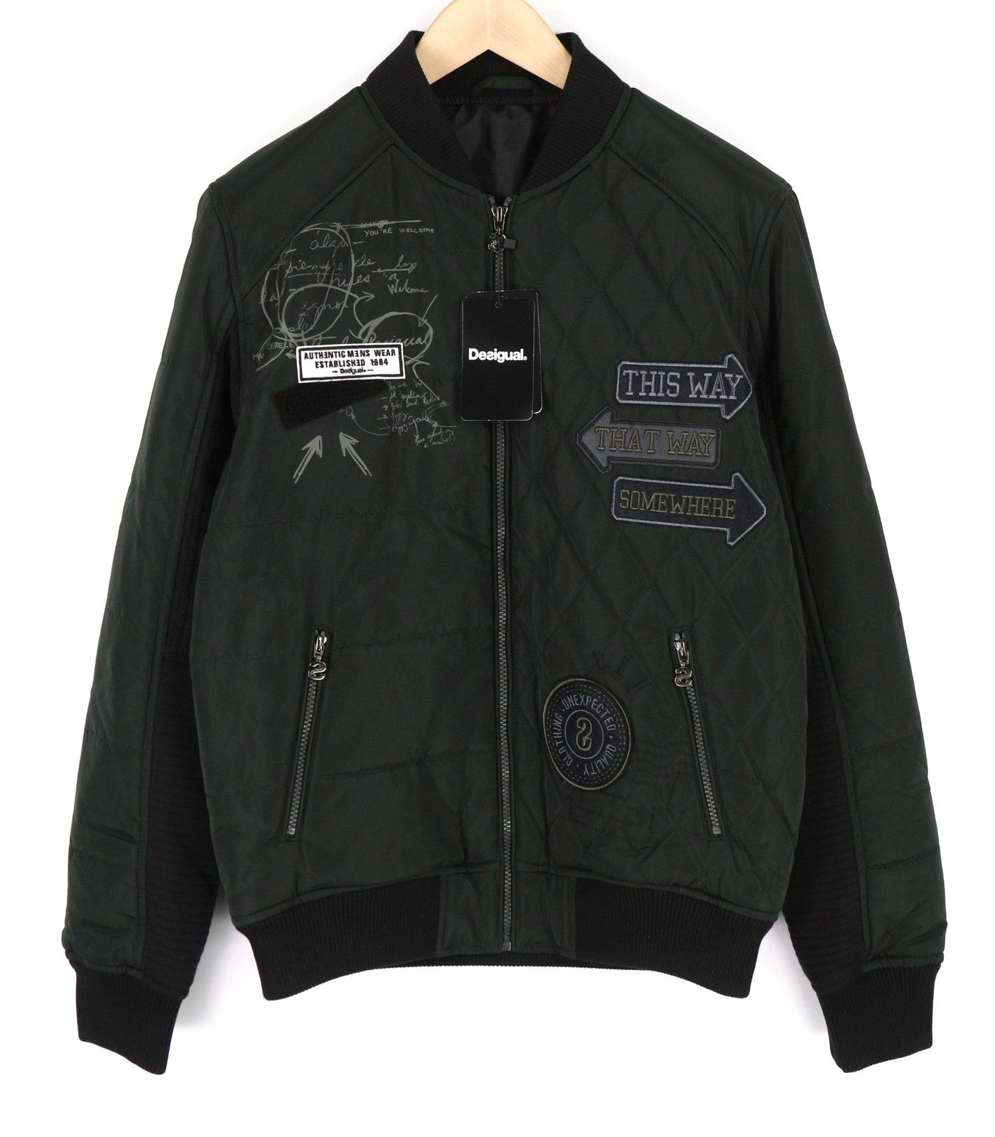 DESIGUAL vyriška striukė L dydžio bomber stiliaus, su izoliaciniais lopais, logotipu, užtrauktuku ir pamušalu, juoda 