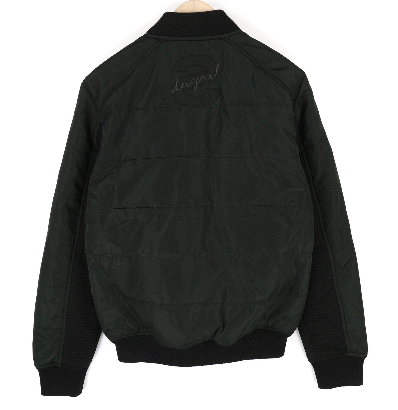 DESIGUAL vyriška striukė L dydžio bomber stiliaus, su izoliaciniais lopais, logotipu, užtrauktuku ir pamušalu, juoda 