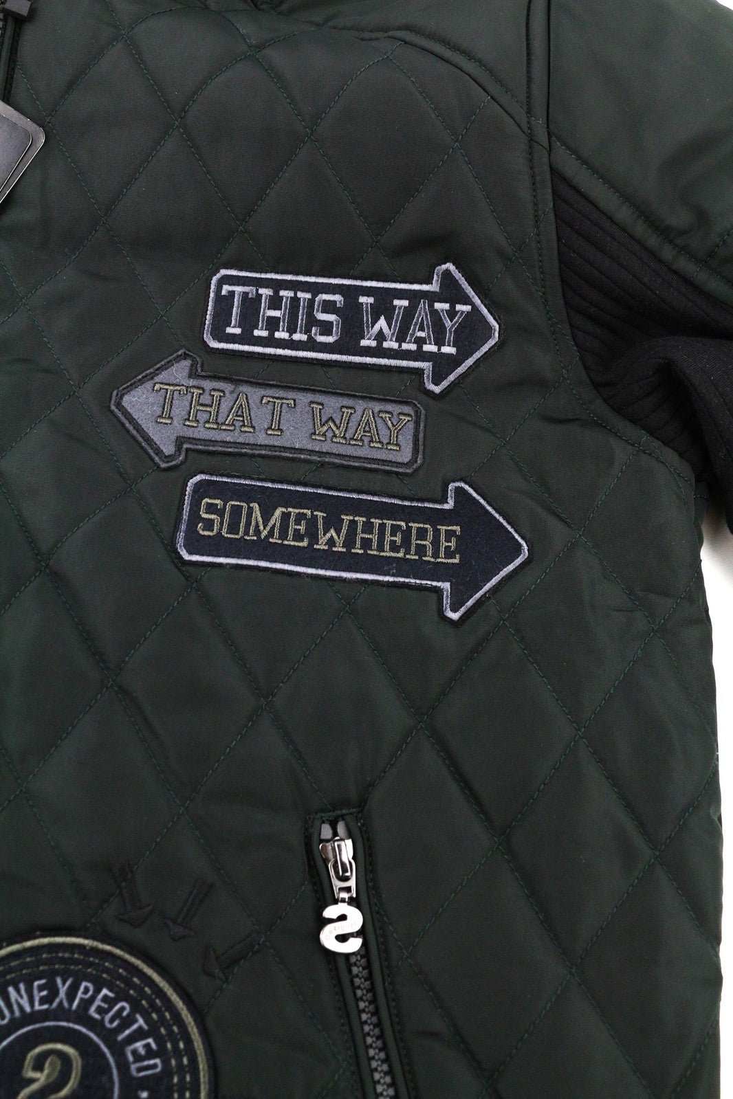 DESIGUAL vyriška striukė L dydžio bomber stiliaus, su izoliaciniais lopais, logotipu, užtrauktuku ir pamušalu, juoda 