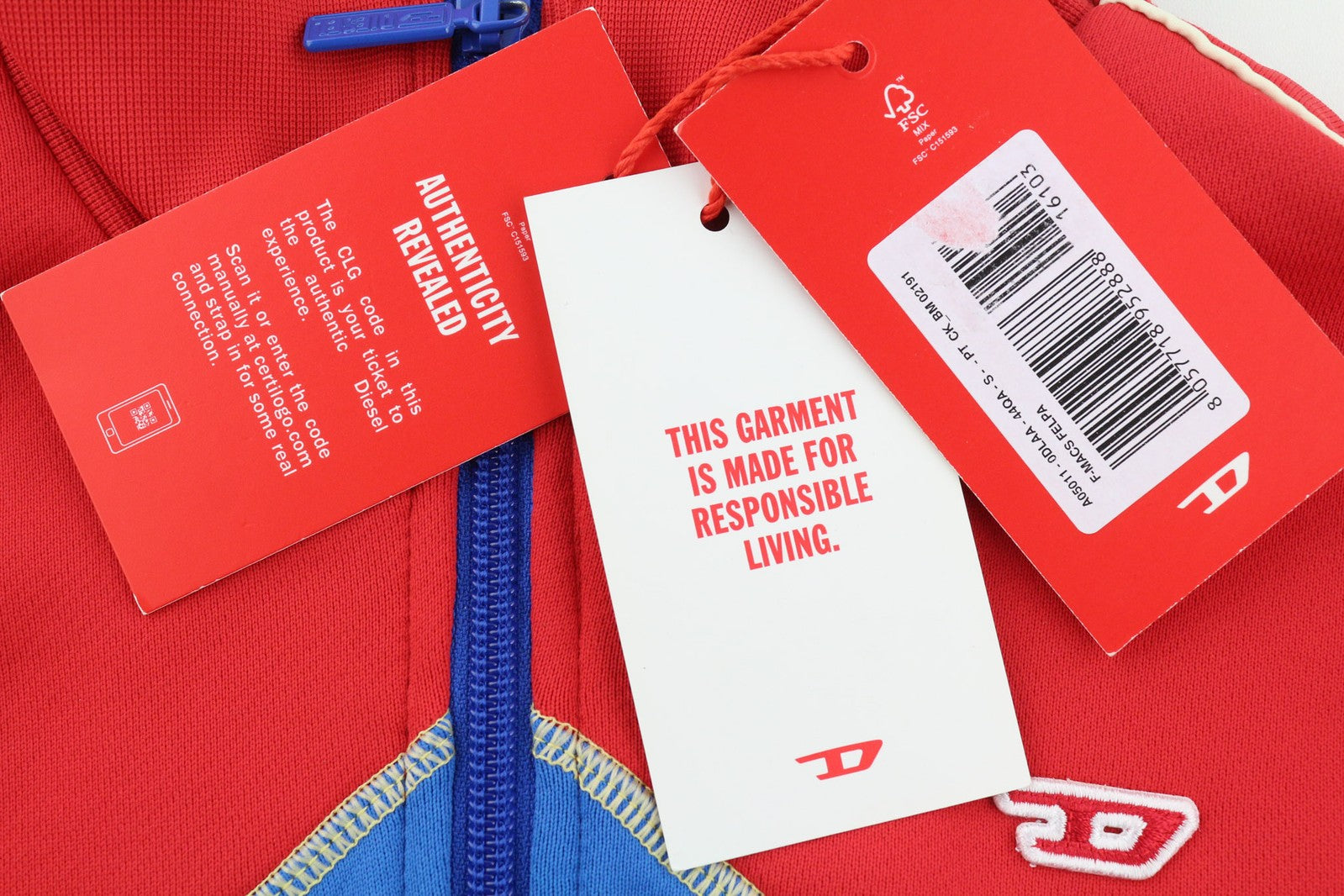 DIESEL F-Macs moteriškas džemperis S su užtrauktuku, aukšta apykakle ir raštuotais džemperiais, rekomenduojama kaina – 195 € 