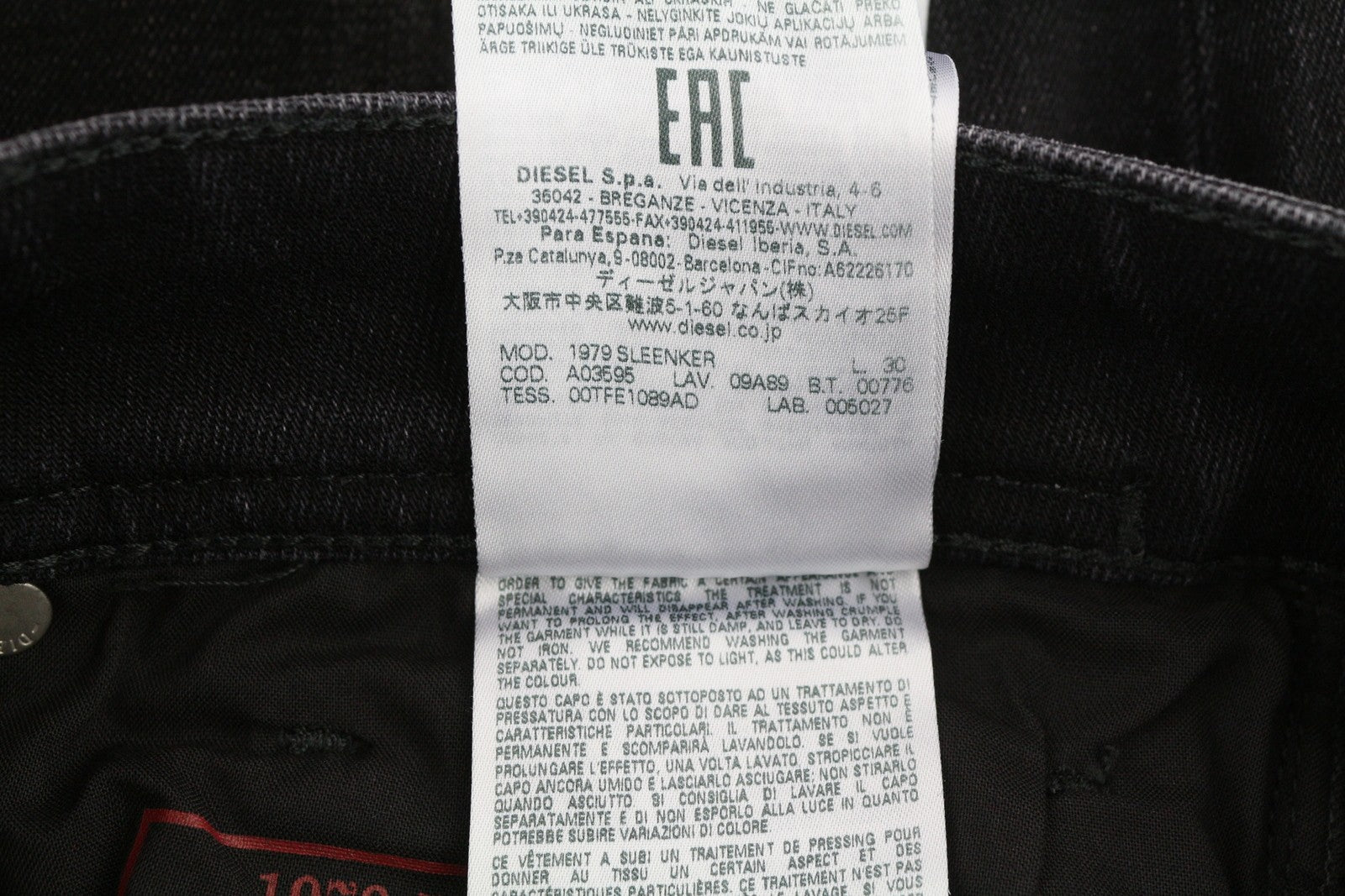 DIESEL 1979 Sleenker 09A89 vyriški džinsai W32/L30 aptempti, žemo juosmens, su aptemptais kraštais, rekomenduojama kaina – 275 € 