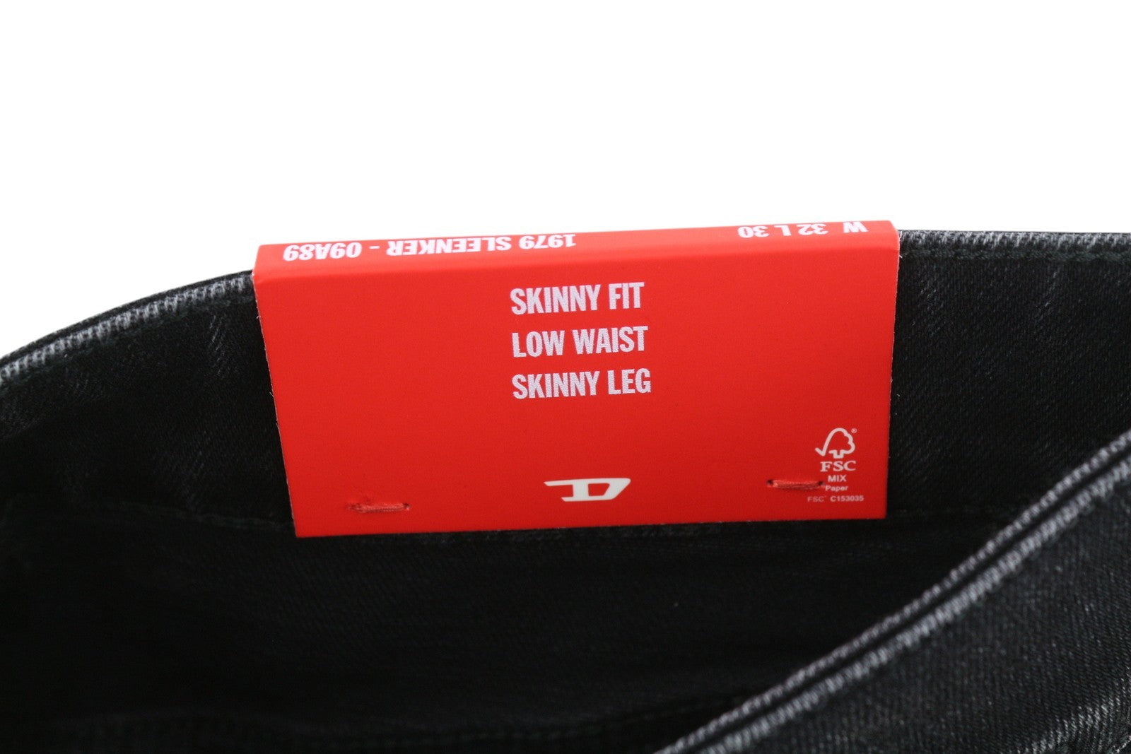 DIESEL 1979 Sleenker 09A89 vyriški džinsai W32/L30 aptempti, žemo juosmens, su aptemptais kraštais, rekomenduojama kaina – 275 € 