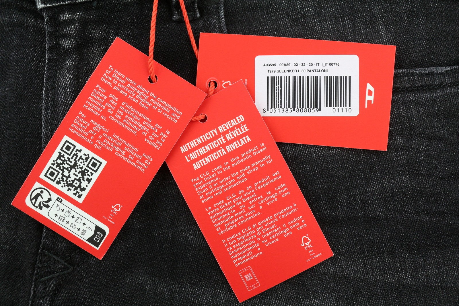 DIESEL 1979 Sleenker 09A89 vyriški džinsai W32/L30 aptempti, žemo juosmens, su aptemptais kraštais, rekomenduojama kaina – 275 € 