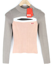 DIESEL M-Mesa moteriškas megztinis XS dydžio su imitacine apykakle ir iškirpte, megztas, rekomenduojama kaina – 175 € 