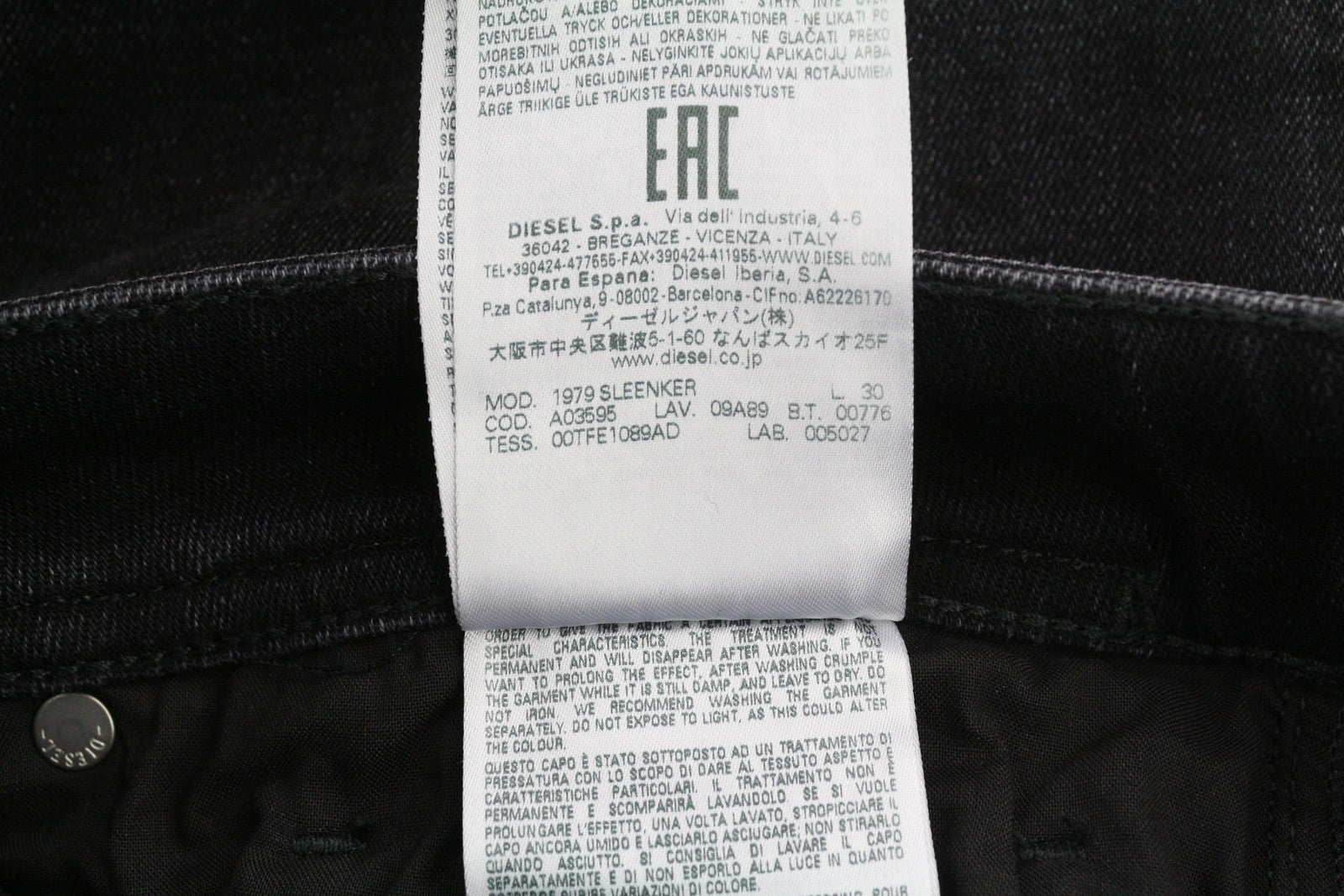 DIESEL 1979 Sleenker 09A89 vyriški džinsai W34/L30 aptempti, žemo juosmens, su gobtuvu, rekomenduojama kaina – 275 € 