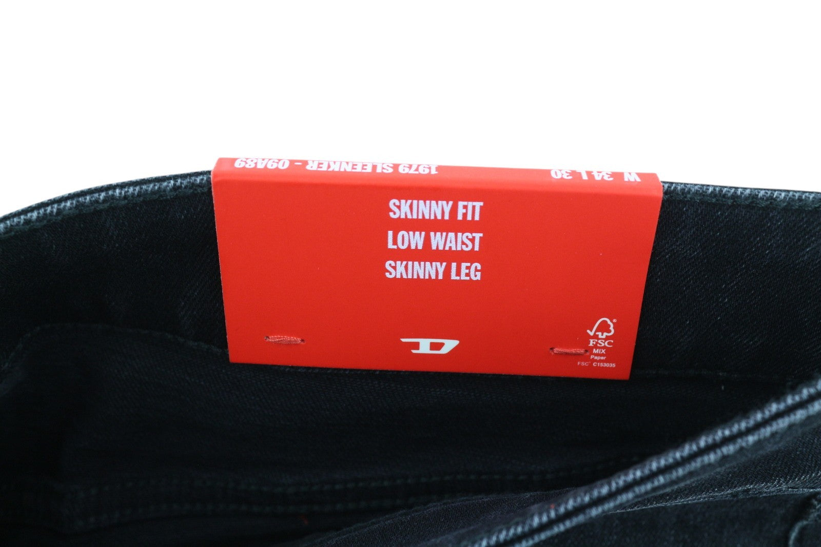 DIESEL 1979 Sleenker 09A89 vyriški džinsai W34/L30 aptempti, žemo juosmens, su gobtuvu, rekomenduojama kaina – 275 € 