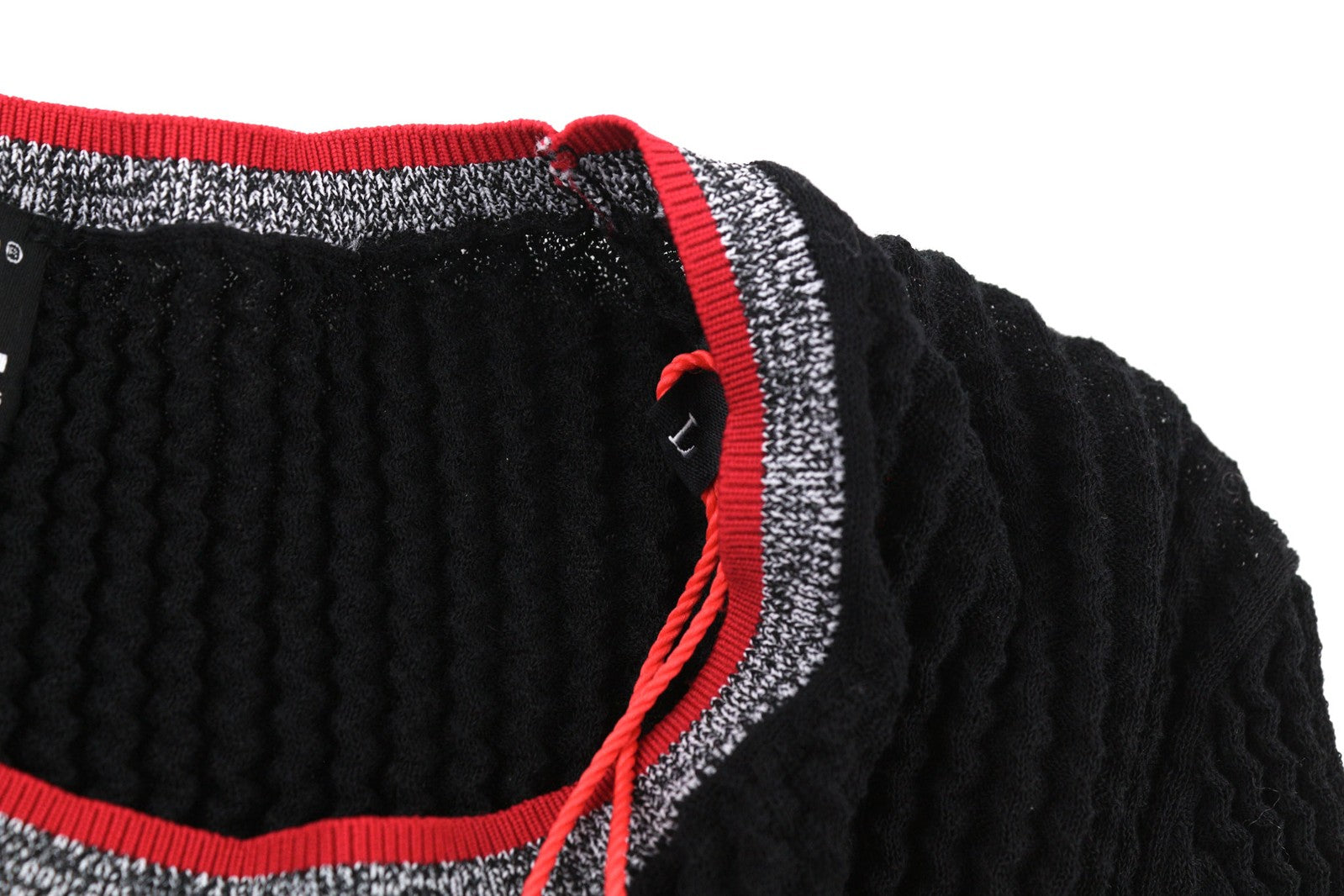 DIESEL M-Arianne moteriškas megztinis L dydžio apvalios kaklo iškirpte, megztas tamprus, juodas, rekomenduojama kaina 175 € 