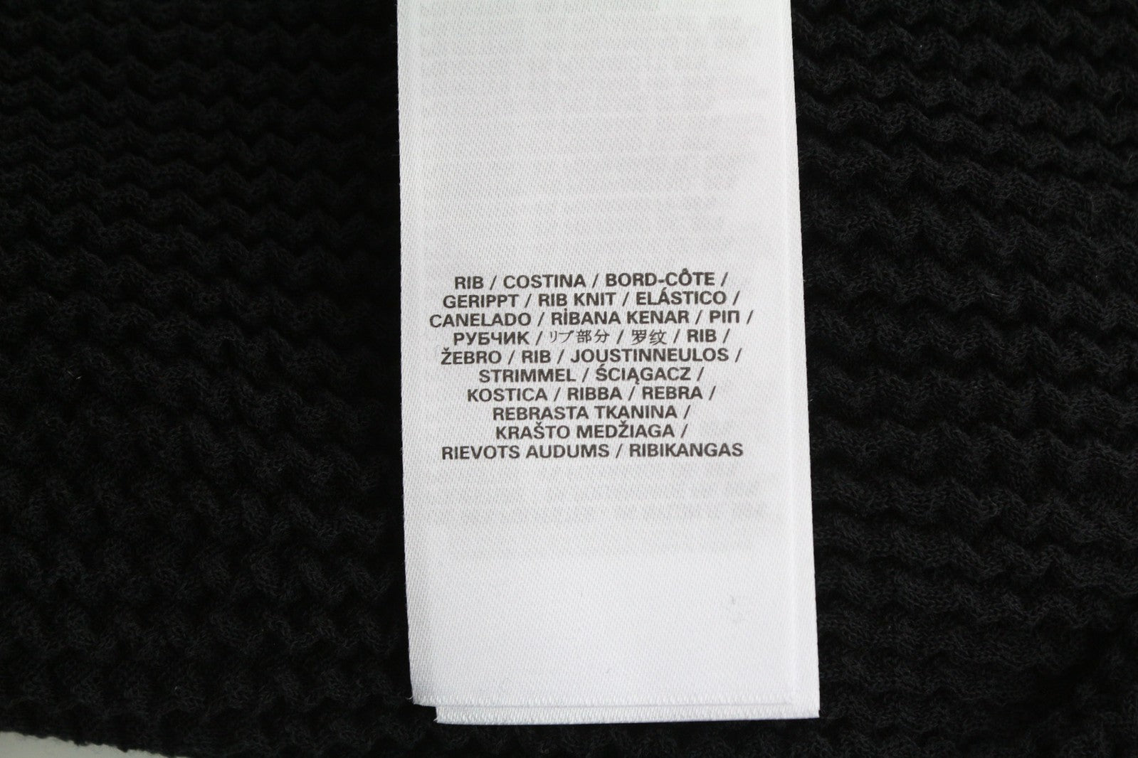 DIESEL M-Arianne moteriškas megztinis su apvalia kaklo iškirpte, megztas tamprus, juodas, rekomenduojama kaina 175 € 