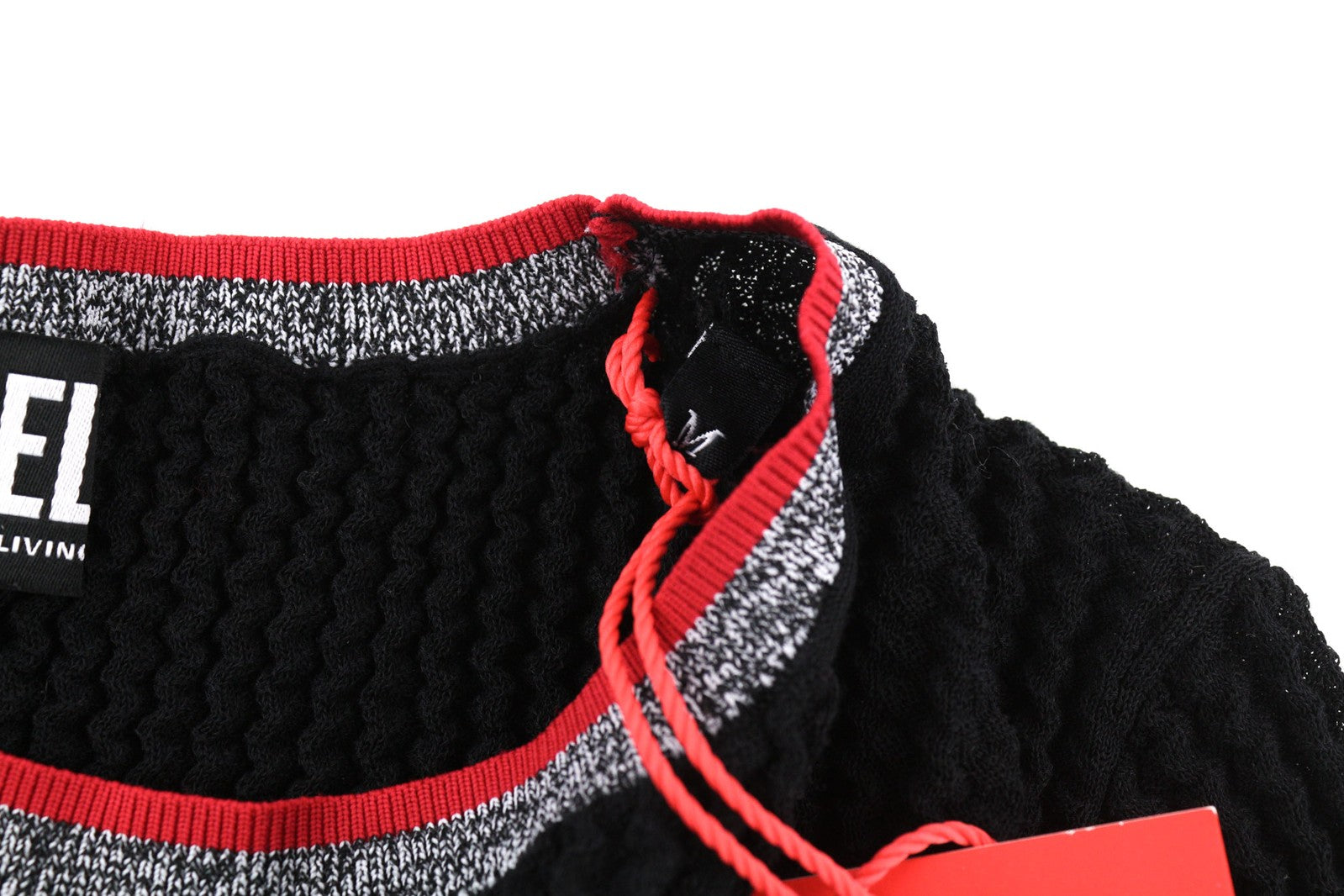 DIESEL M-Arianne moteriškas megztinis su apvalia kaklo iškirpte, megztas tamprus, juodas, rekomenduojama kaina 175 € 