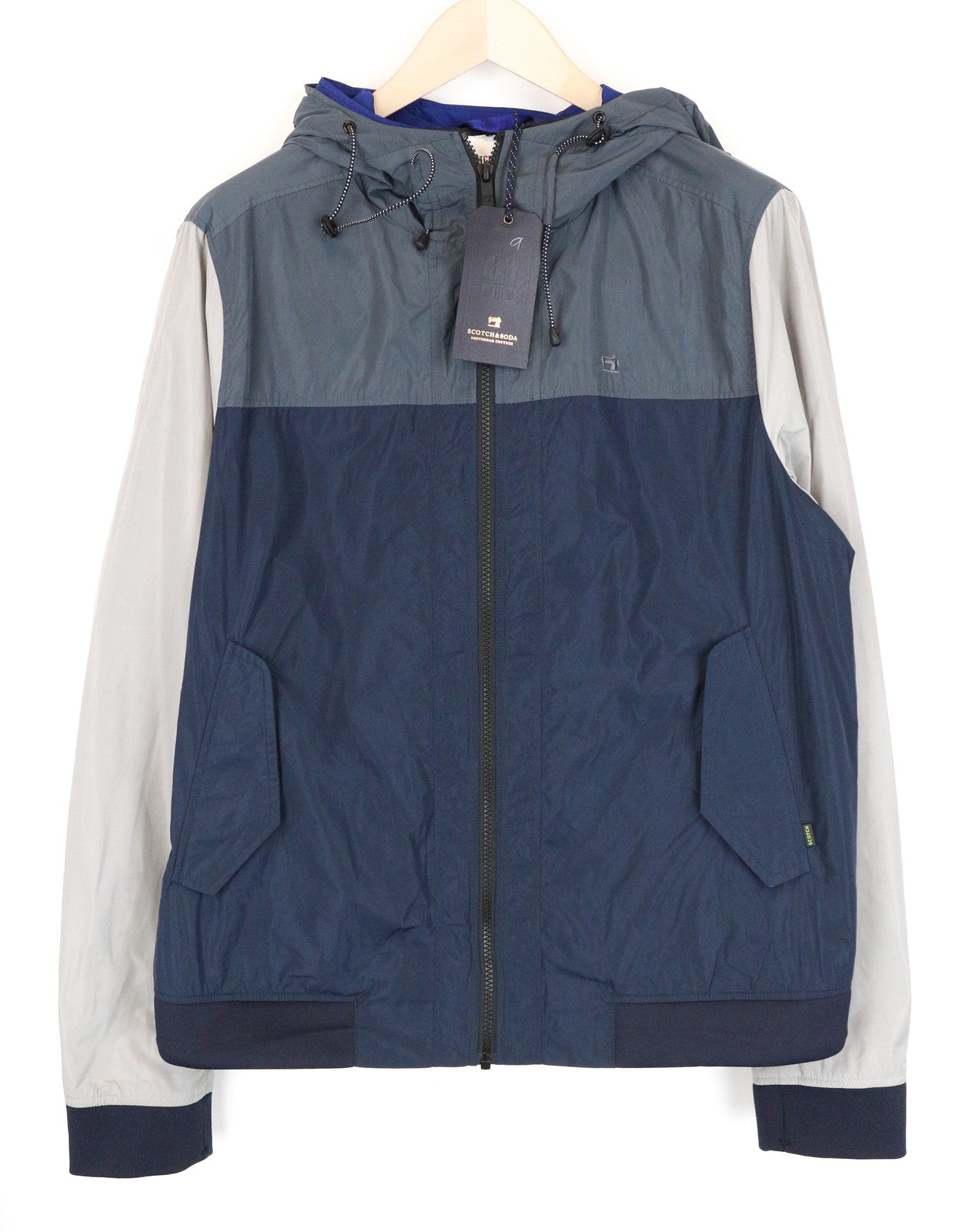 SCOTCH &amp; SODA vyriška ~2XL dydžio nailoninė striukė su gobtuvu ir spalvotais blokais bei raštu 