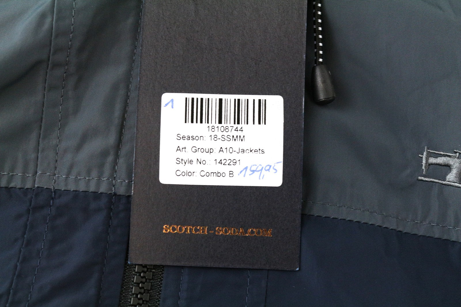 SCOTCH &amp; SODA vyriška ~2XL dydžio nailoninė striukė su gobtuvu ir spalvotais blokais bei raštu 