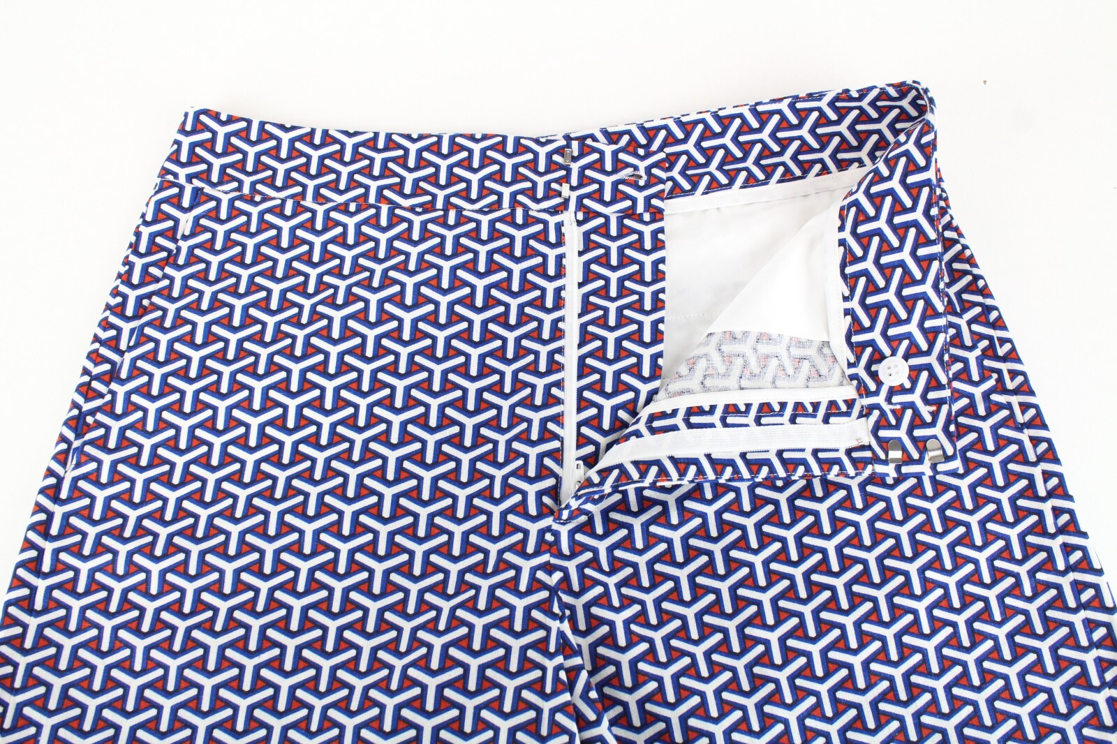 „SUITSUPPLY“ moteriški 40 dydžio mėlyni, raudoni ir balti dekoratyviniai laisvalaikio šortai plokščiu priekiu 