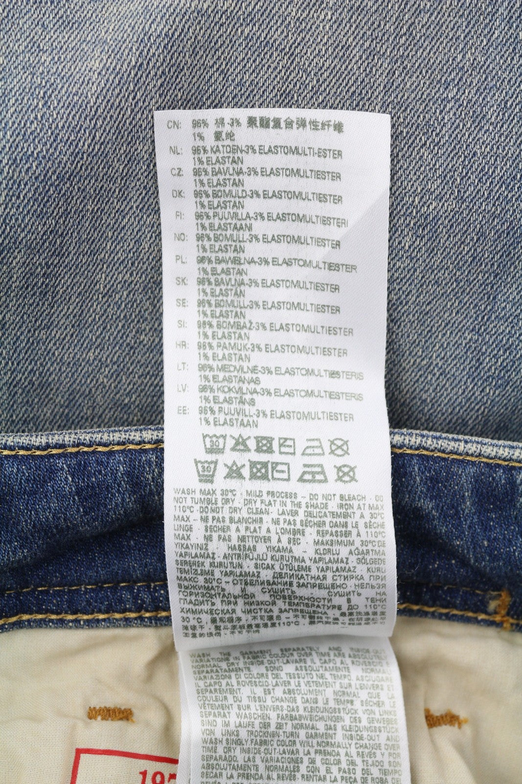 DIESEL 1979 Sleenker 09H69 vyriški džinsai W32/L32 aptempti, žemu juosmeniu, užtrauktuku, mėlyni, rekomenduojama kaina – 225 € 